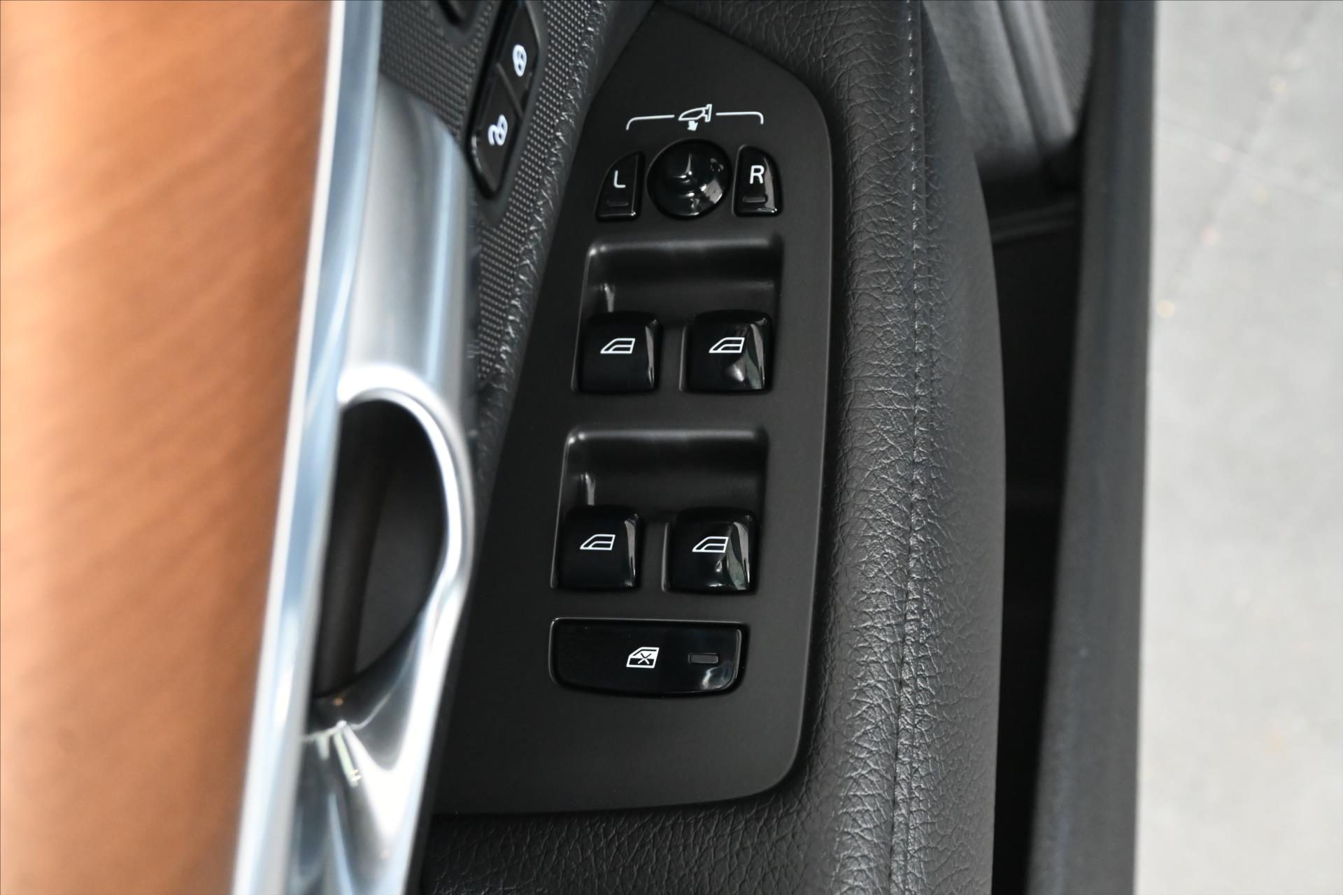 Main photo of the car Volvo V90 2.0 D5 AWD 173 kW Inscription Warranty up to 5 years (28)