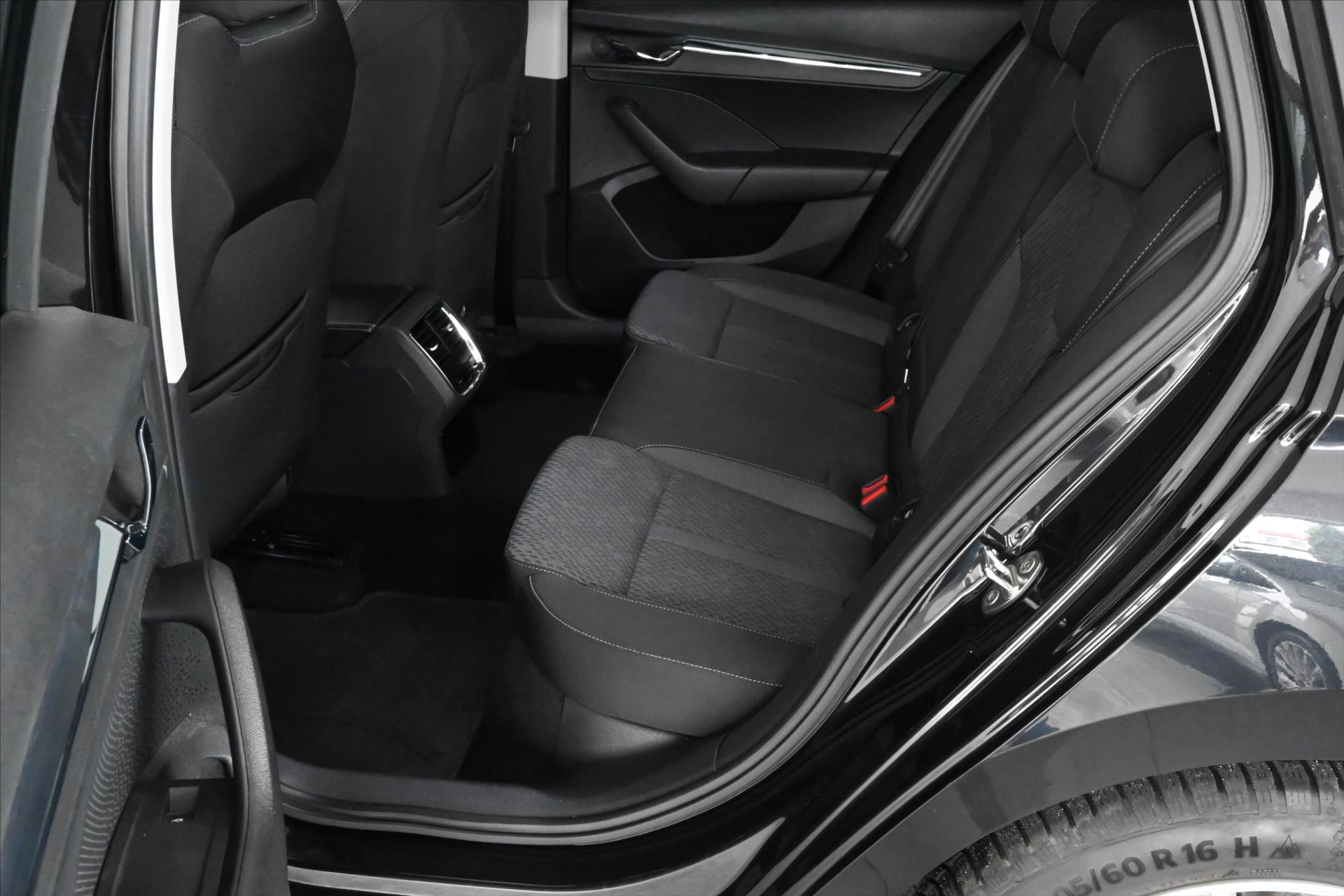 Hlavní fotografie vozu Škoda Octavia 2,0 TDI 110 kW DSG Style Záruka až 5 let (11)