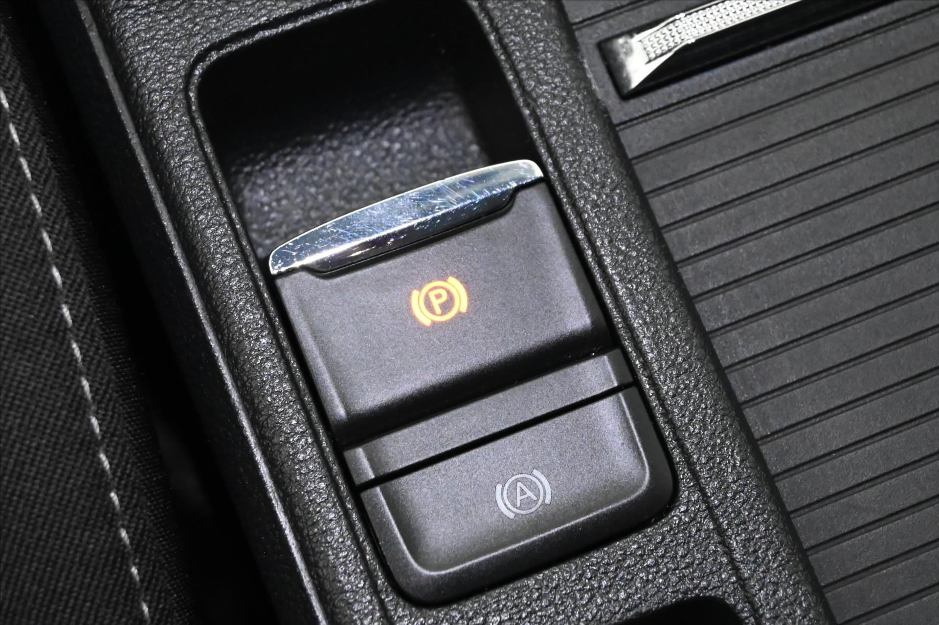 Hlavní fotografie vozu Škoda Octavia 2,0 TDI 110 kW DSG Style Záruka až 5 let (27)