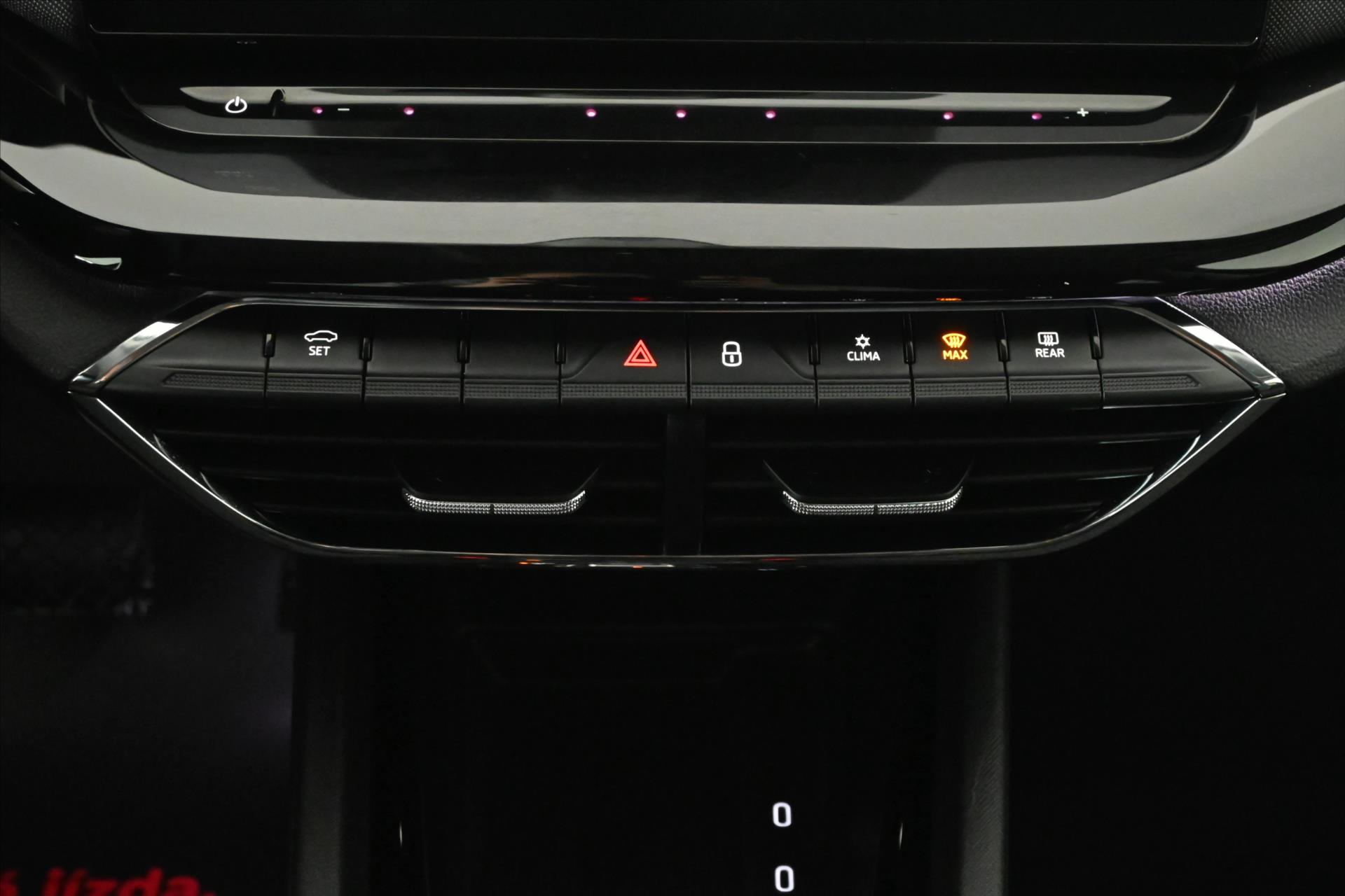 Hlavní fotografie vozu Škoda Octavia 2,0 TDi 110kW DSG *Style* Záruka až 5 let (23)