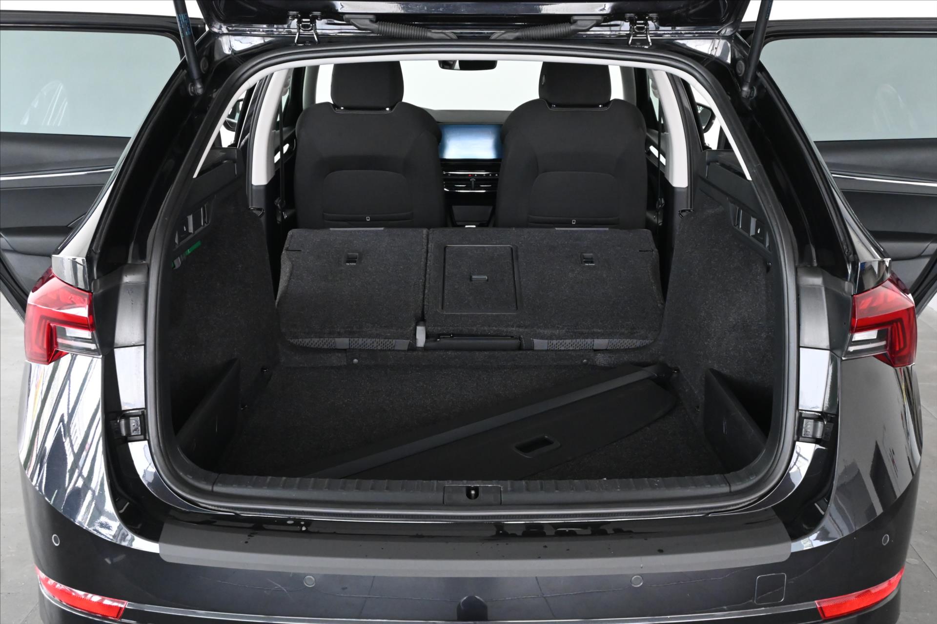 Hlavní fotografie vozu Škoda Octavia 2,0 TDi 110kW DSG *Style* Záruka až 5 let (7)