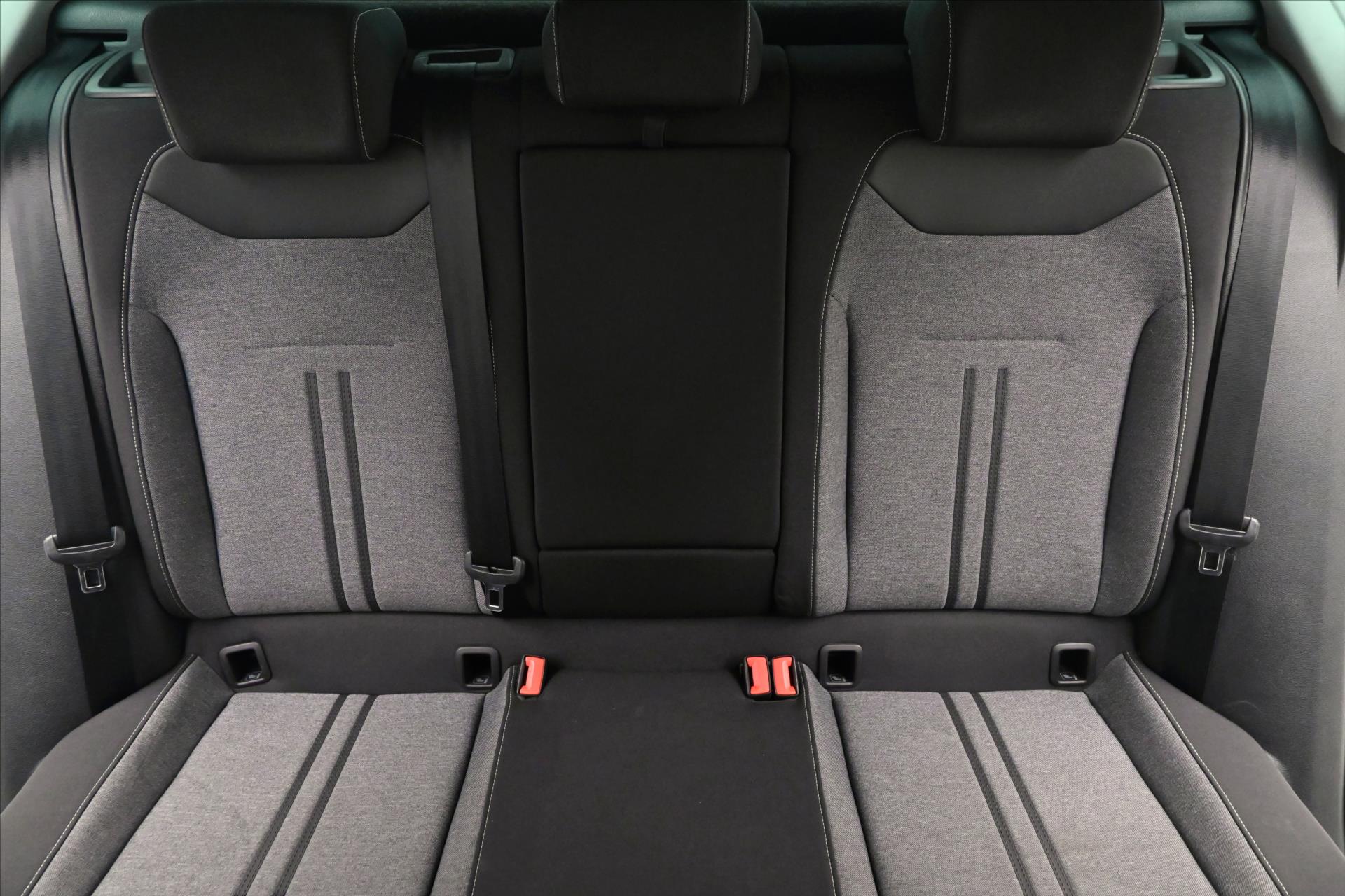 Hlavní fotografie vozu Seat Ateca 1,5 TSI 110 kW Style Business Intense Záruka až 5 let (27)