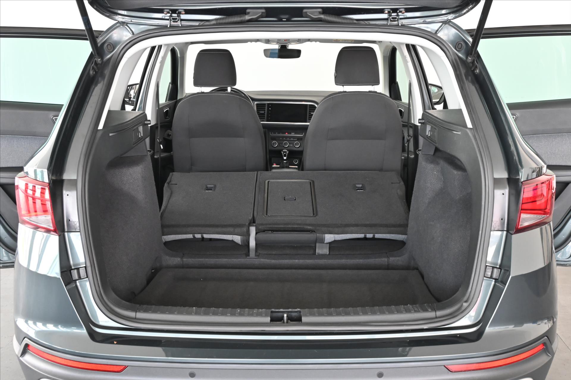 Hlavní fotografie vozu Seat Ateca 1,5 TSI 110 kW Style Business Intense Záruka až 5 let (8)