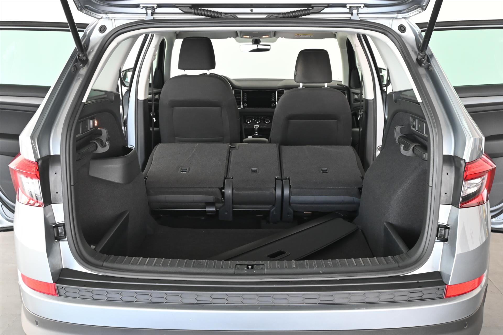 Hlavní fotografie vozu Škoda Kodiaq 1,5 TSI 110 kW Ambition Záruka až 5 let (8)