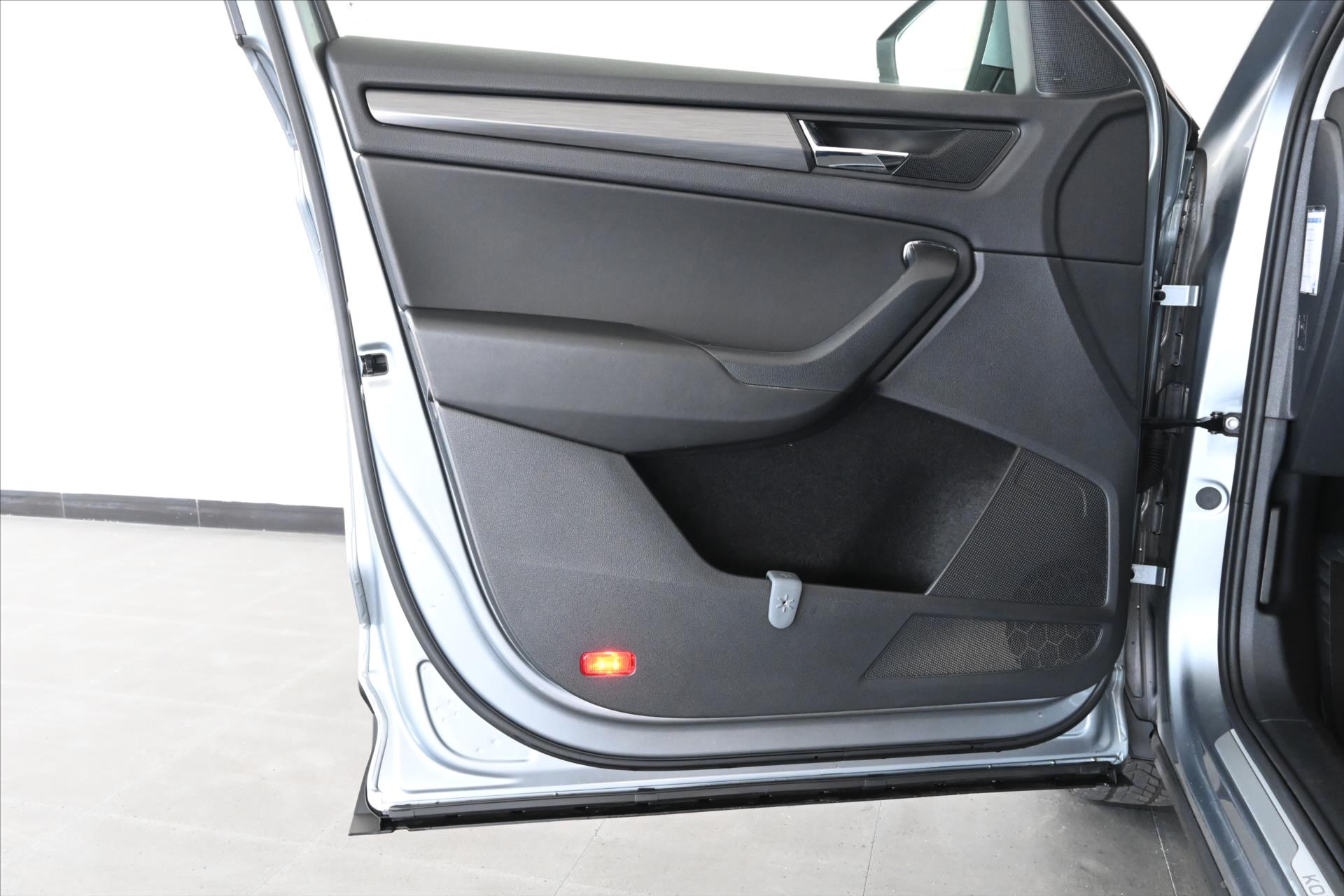 Hlavní fotografie vozu Škoda Kodiaq 1,5 TSI 110 kW Ambition Záruka až 5 let (26)