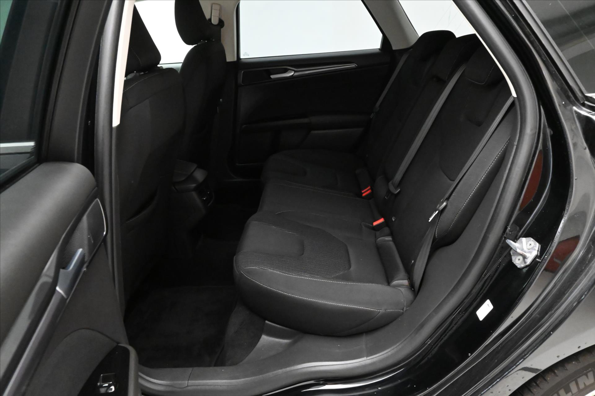 Hlavní fotografie vozu Ford Mondeo 2,0 EcoBlue 140 kW AT/8 Titanium Záruka až 5 let (14)