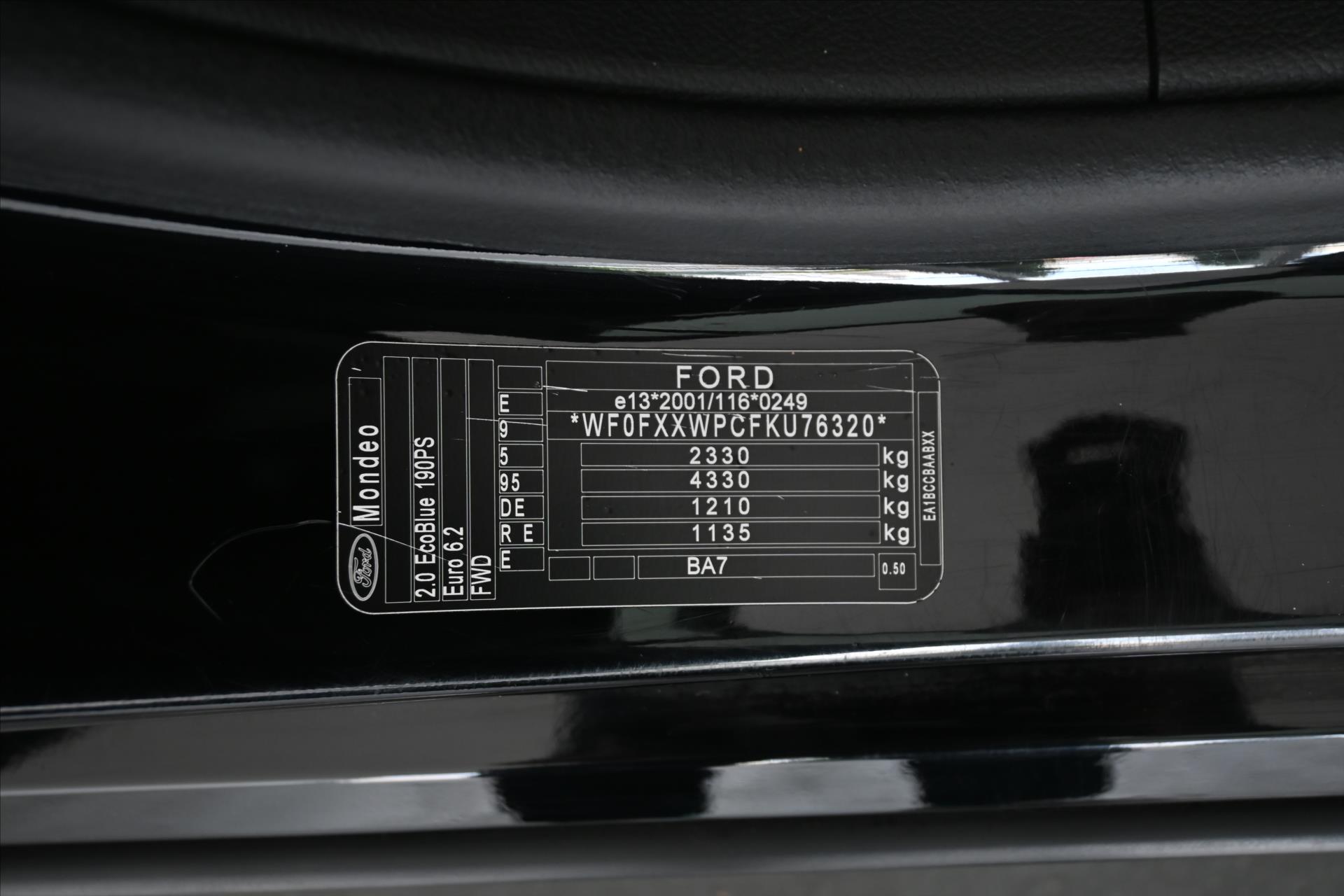 Hlavní fotografie vozu Ford Mondeo 2,0 EcoBLUE 140 kW AT/8 TITANIUM Záruka až 5 let (15)