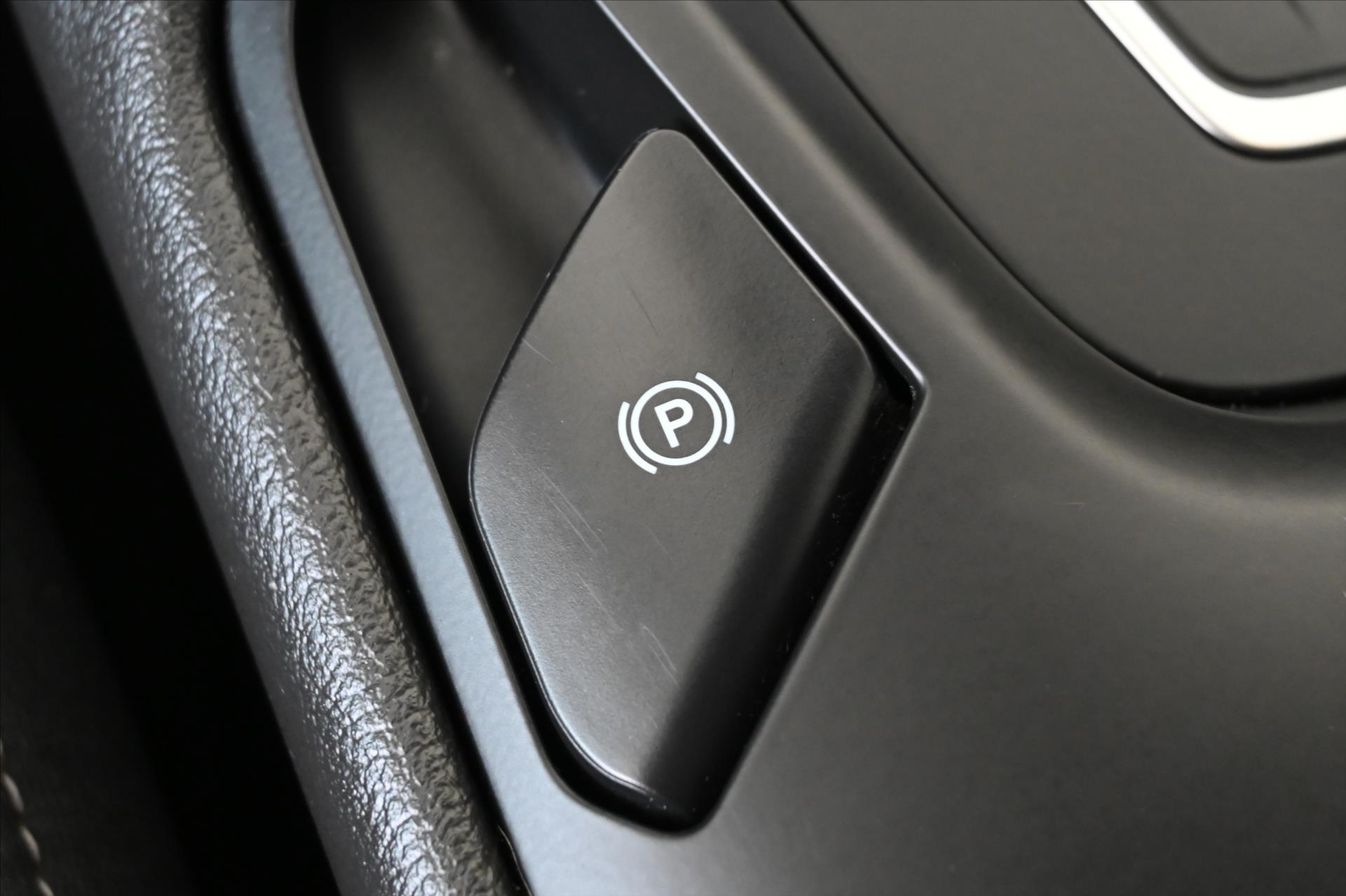 Hlavní fotografie vozu Ford Mondeo 2,0 EcoBLUE 140 kW AT/8 TITANIUM Záruka až 5 let (23)