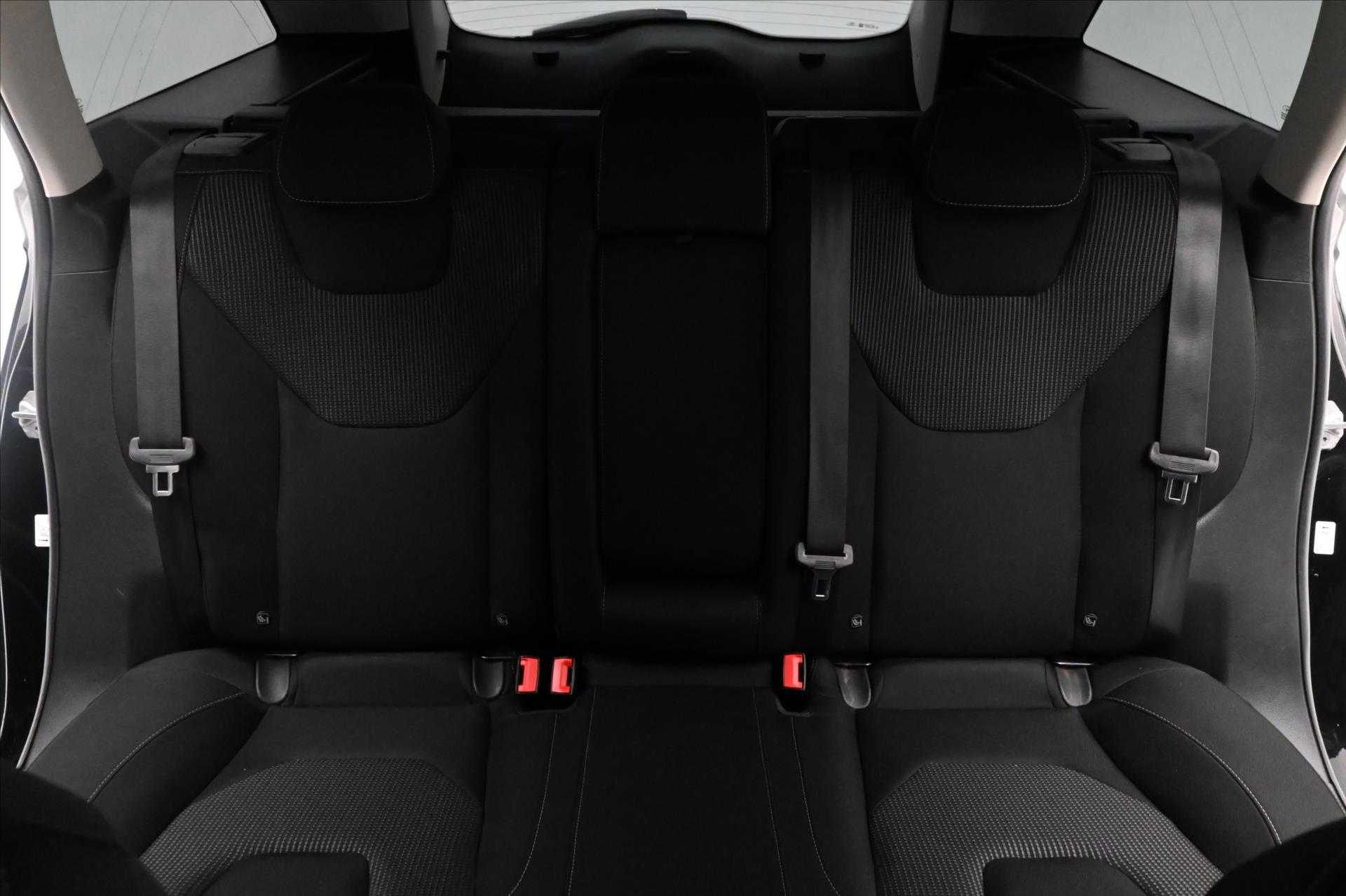 Hlavní fotografie vozu Ford Mondeo 2,0 EcoBlue 140 kW AT/8 Titanium Záruka až 5 let (25)