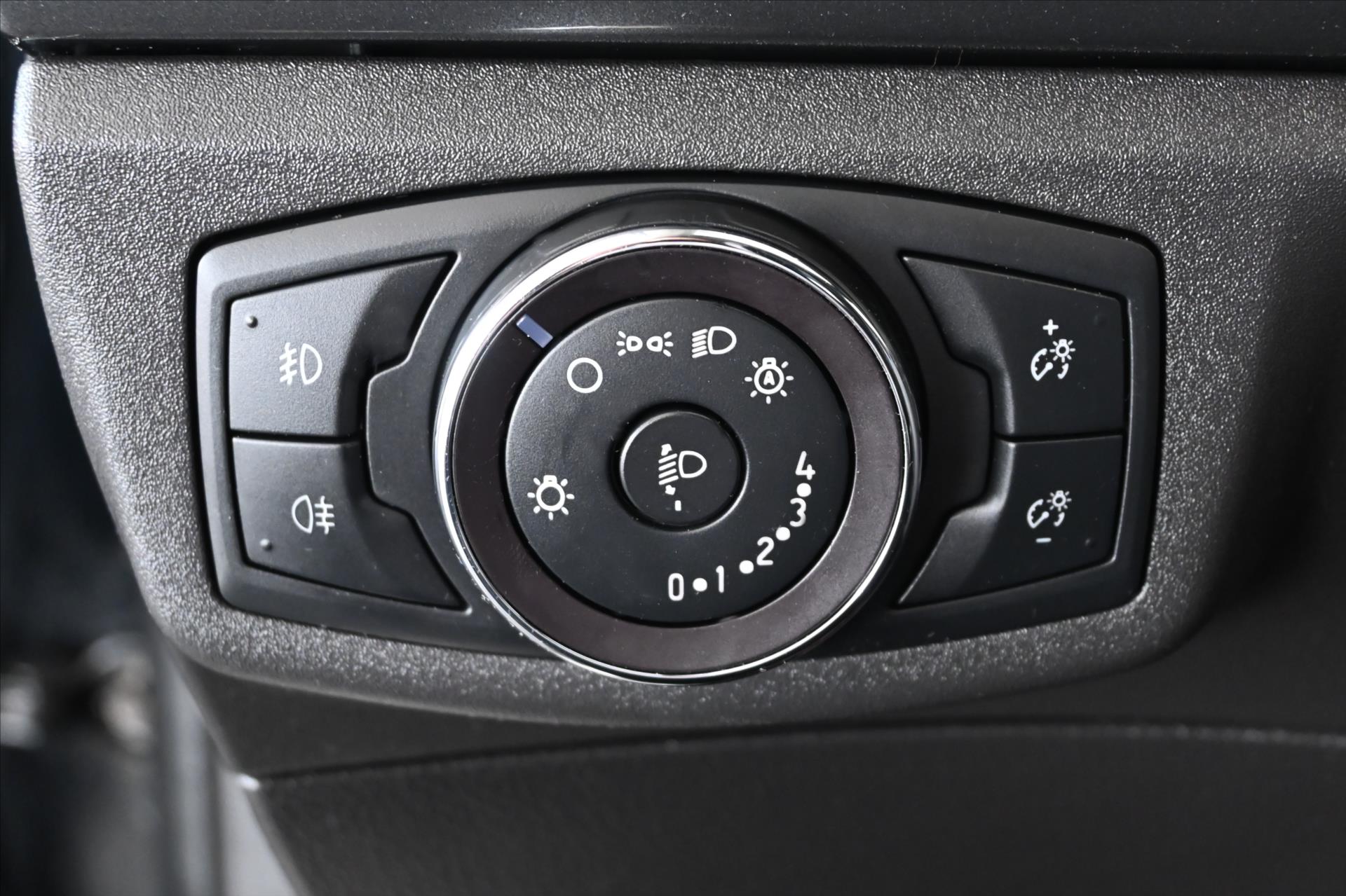 Hlavní fotografie vozu Ford Mondeo 2,0 EcoBLUE 140 kW AT/8 TITANIUM Záruka až 5 let (26)