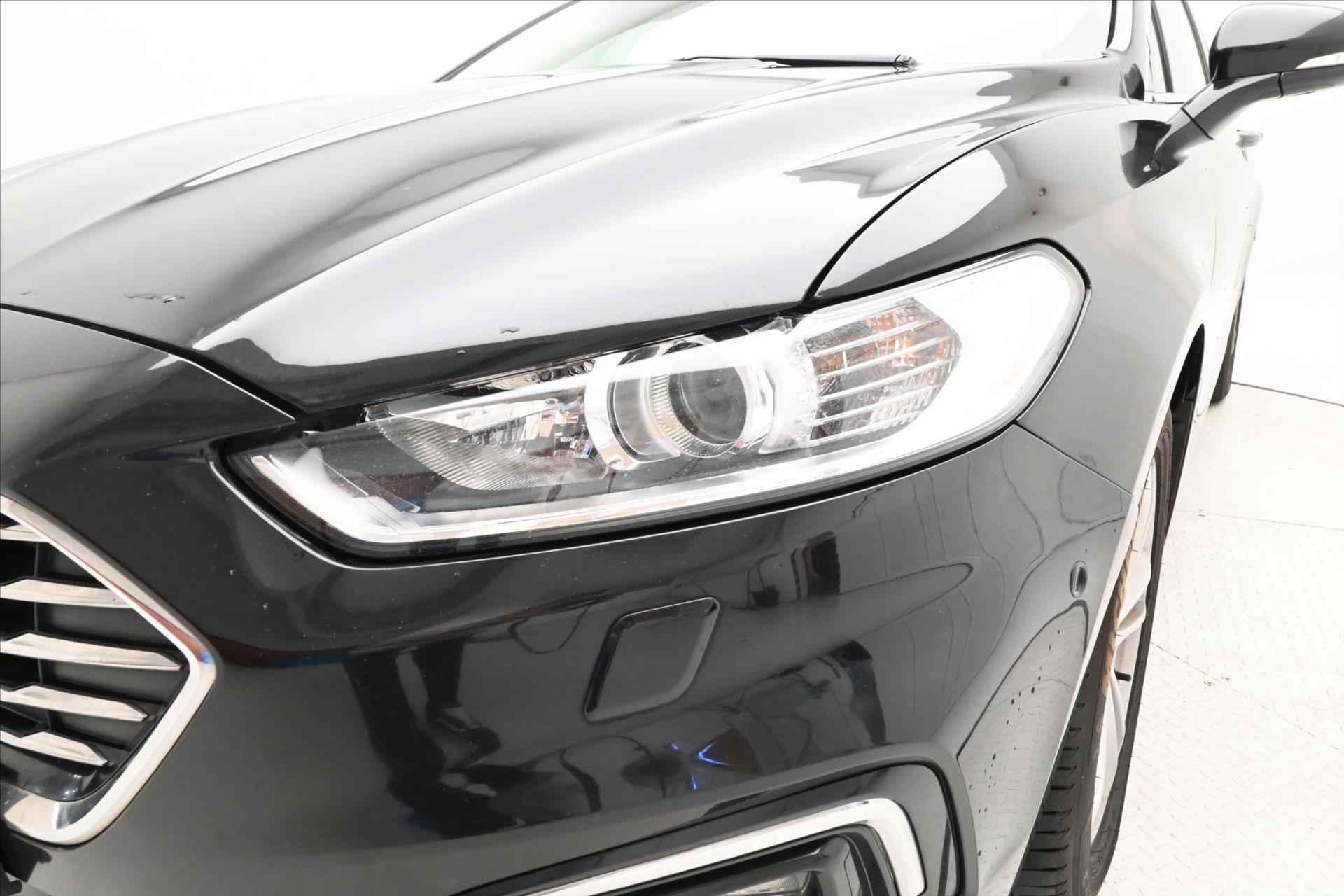 Hlavní fotografie vozu Ford Mondeo 2,0 EcoBlue 140 kW AT/8 Titanium Záruka až 5 let (27)