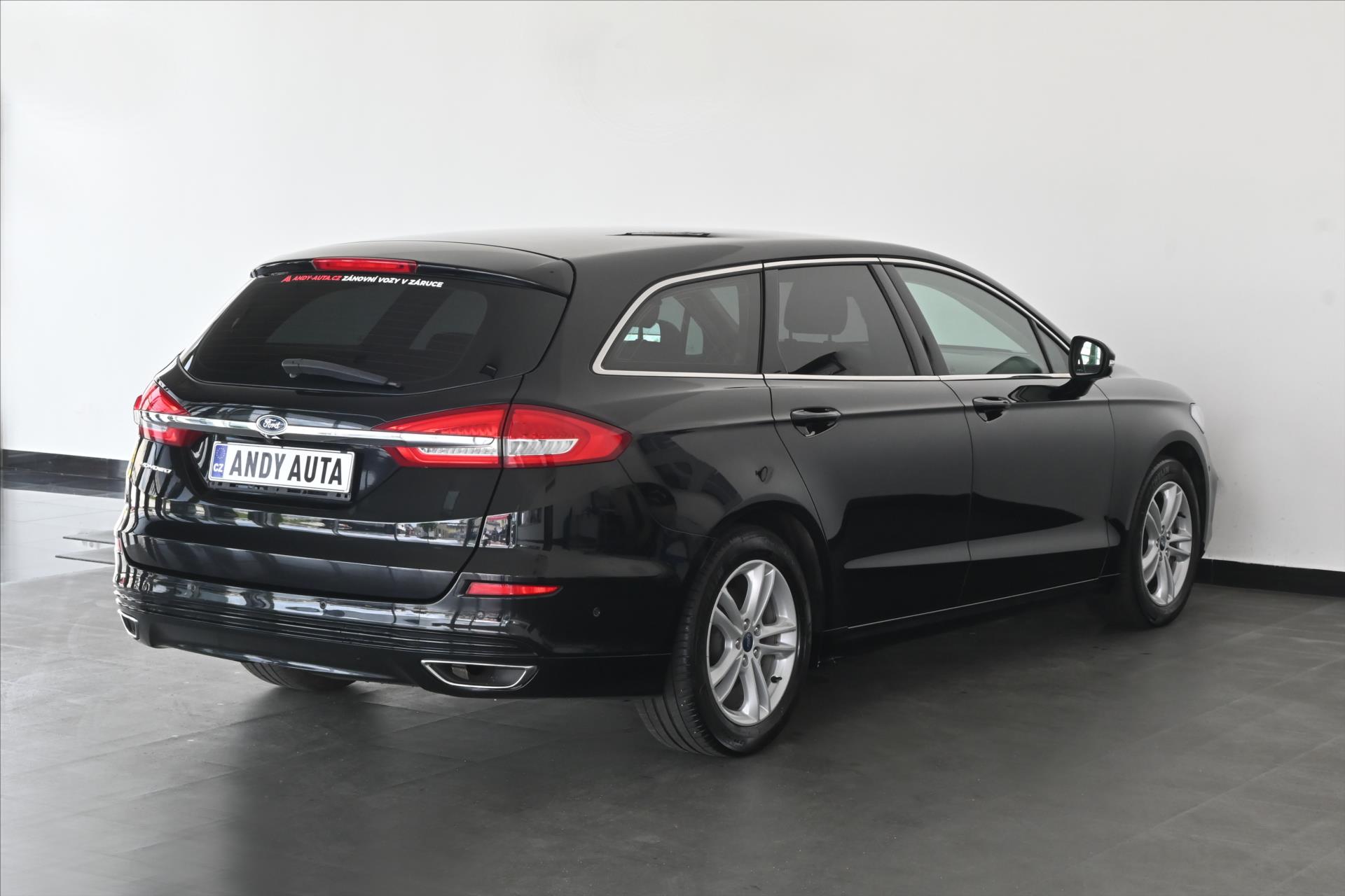 Hlavní fotografie vozu Ford Mondeo 2,0 EcoBLUE 140 kW AT/8 TITANIUM Záruka až 5 let (3)