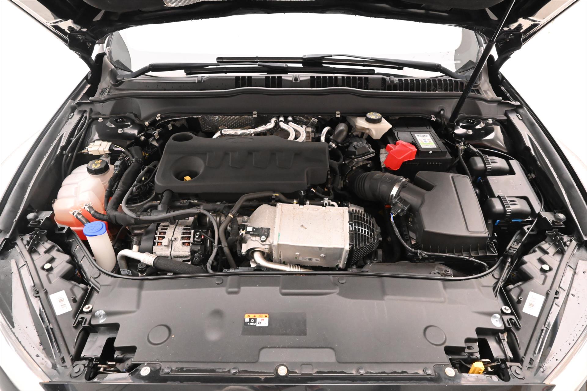 Hlavní fotografie vozu Ford Mondeo 2,0 EcoBlue 140 kW AT/8 Titanium Záruka až 5 let (9)