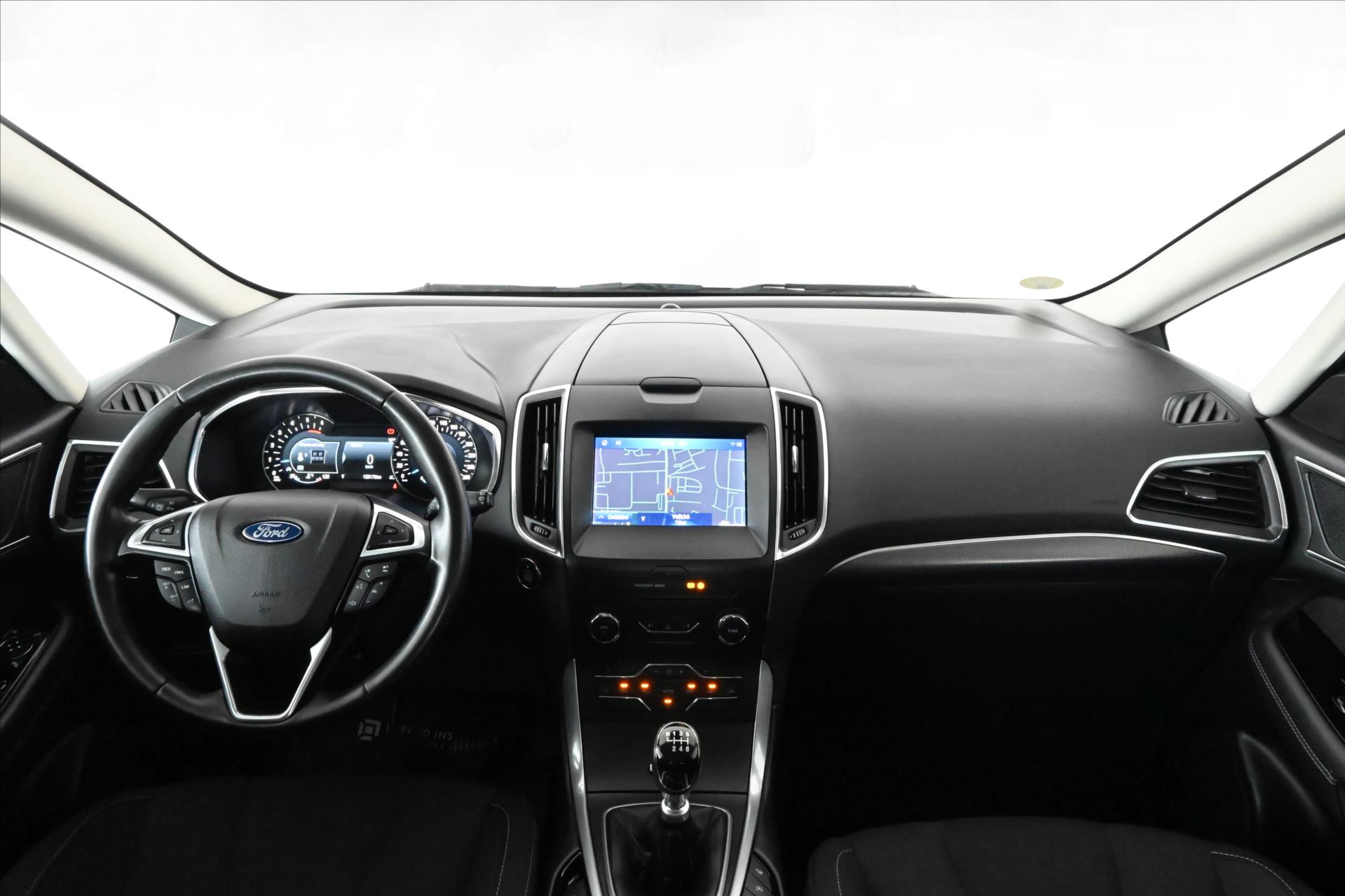 Hlavní fotografie vozu Ford S-MAX 2,0 EcoBlue 110 kW Titanium Záruka až 5 let (12)