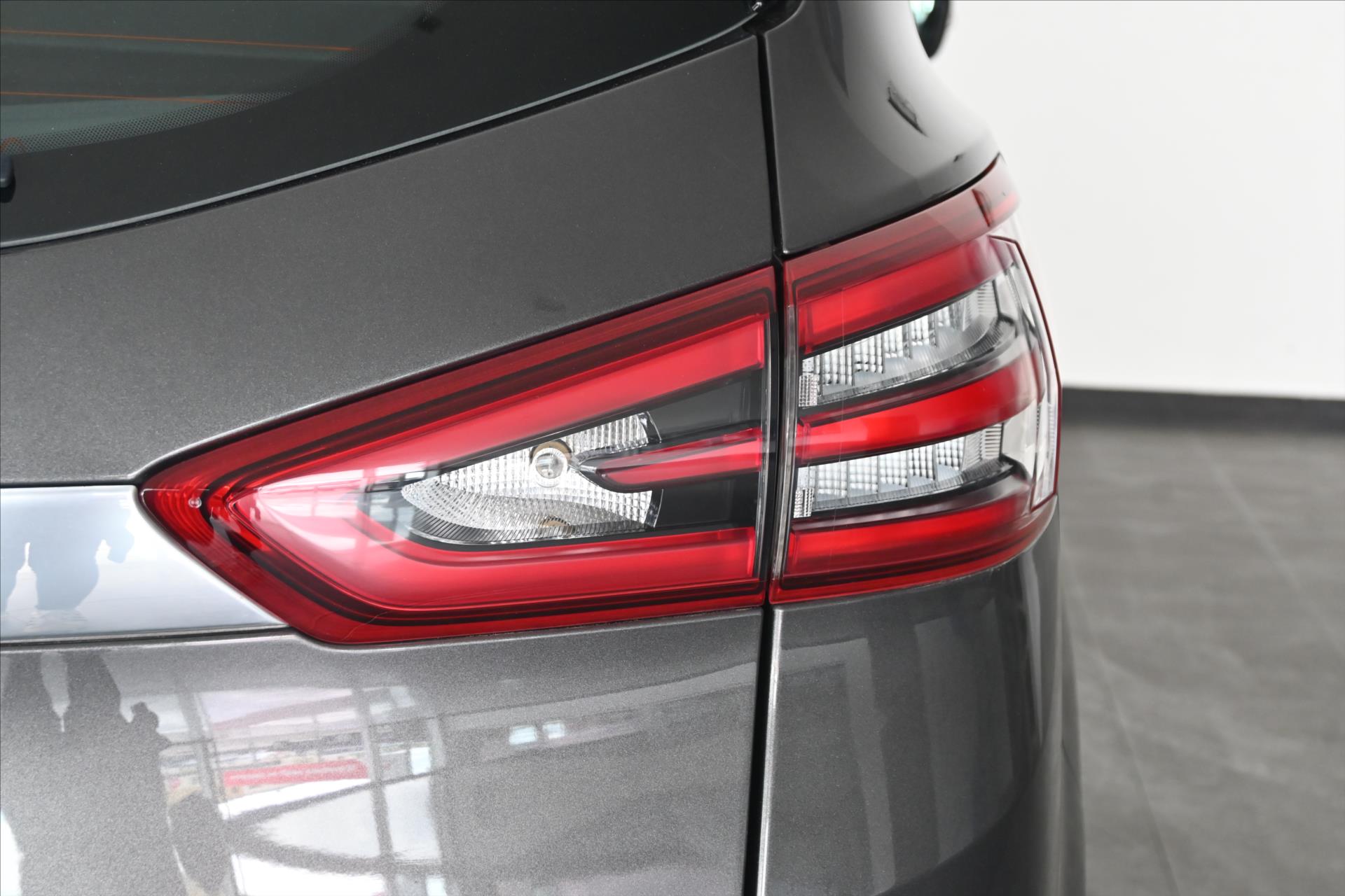 Hlavní fotografie vozu Ford S-MAX 2,0 EcoBlue 110 kW Titanium Záruka až 5 let (31)