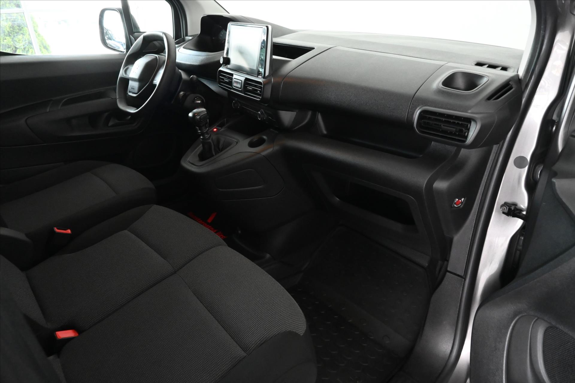 Main photo of the car Peugeot Partner 1.5 BlueHDi 75 kW Premium Warranty up to 5 years (11)