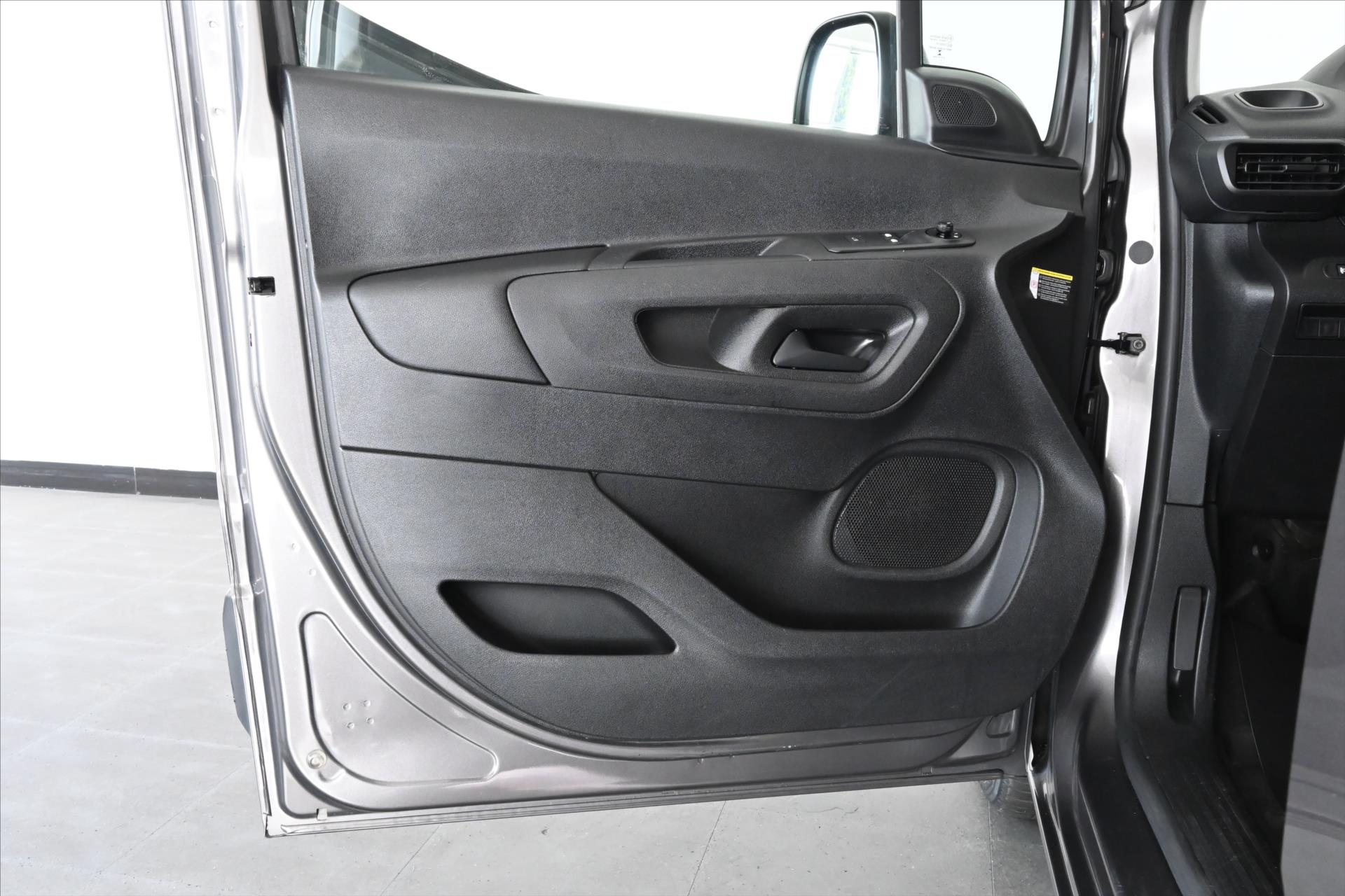 Main photo of the car Peugeot Partner 1.5 BlueHDi 75 kW Premium Warranty up to 5 years (22)