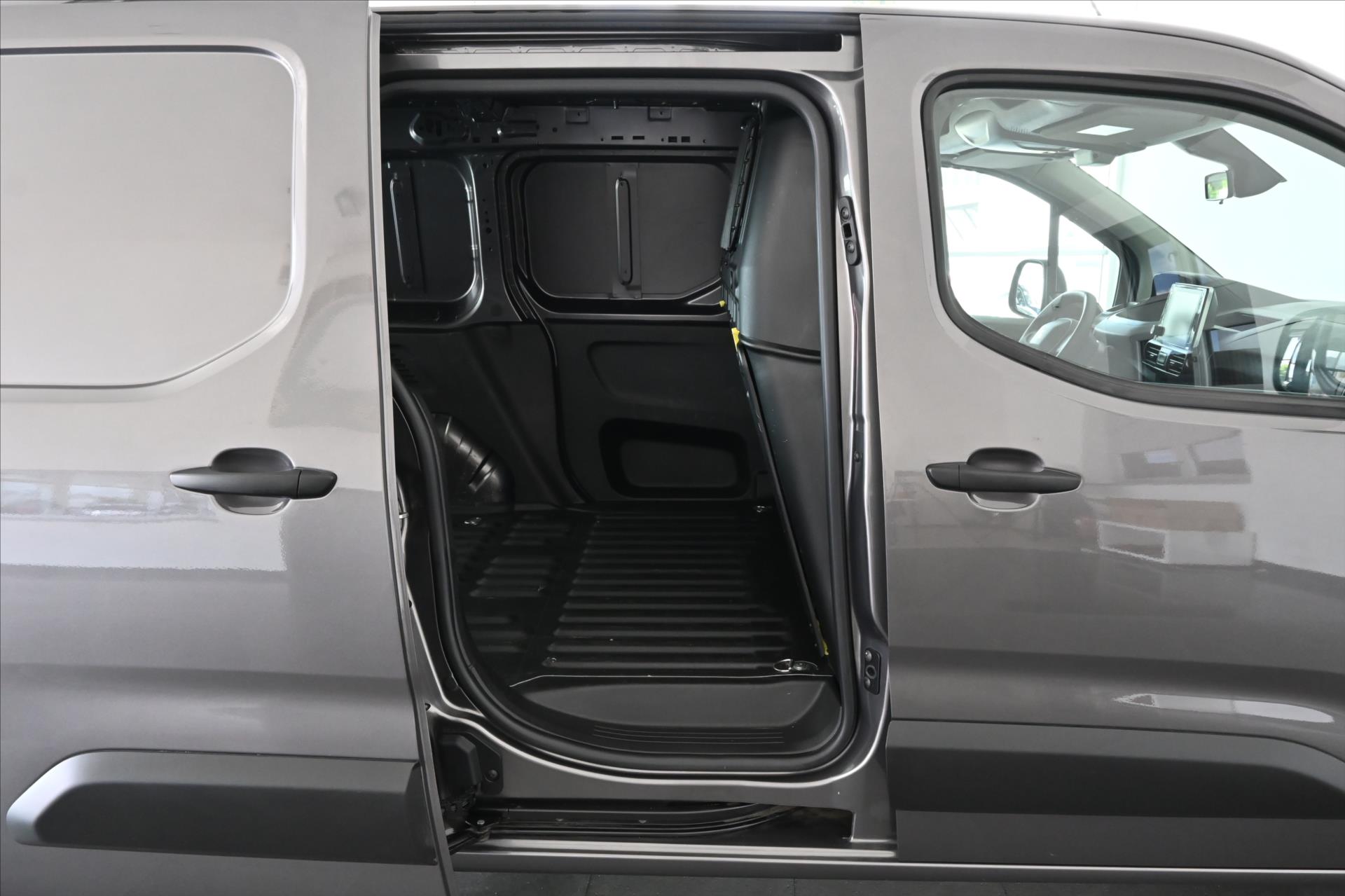 Main photo of the car Peugeot Partner 1.5 BlueHDi 75 kW Premium Warranty up to 5 years (25)