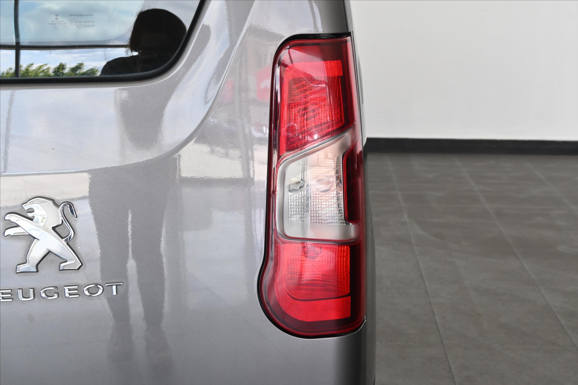 Main photo of the car Peugeot Partner 1.5 BlueHDi 75 kW Premium Warranty up to 5 years (28)