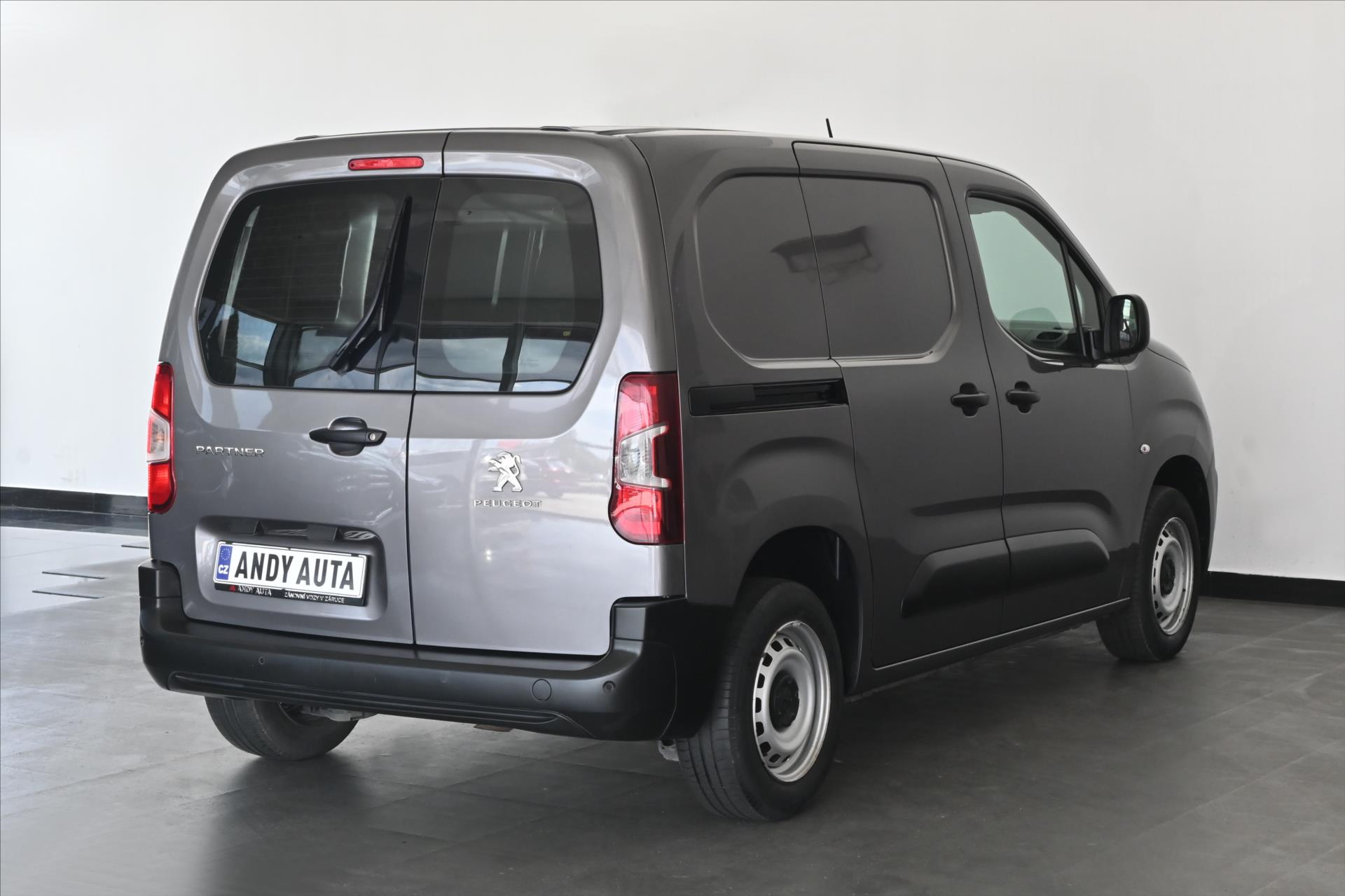 Main photo of the car Peugeot Partner 1.5 BlueHDi 75 kW Premium Warranty up to 5 years (4)