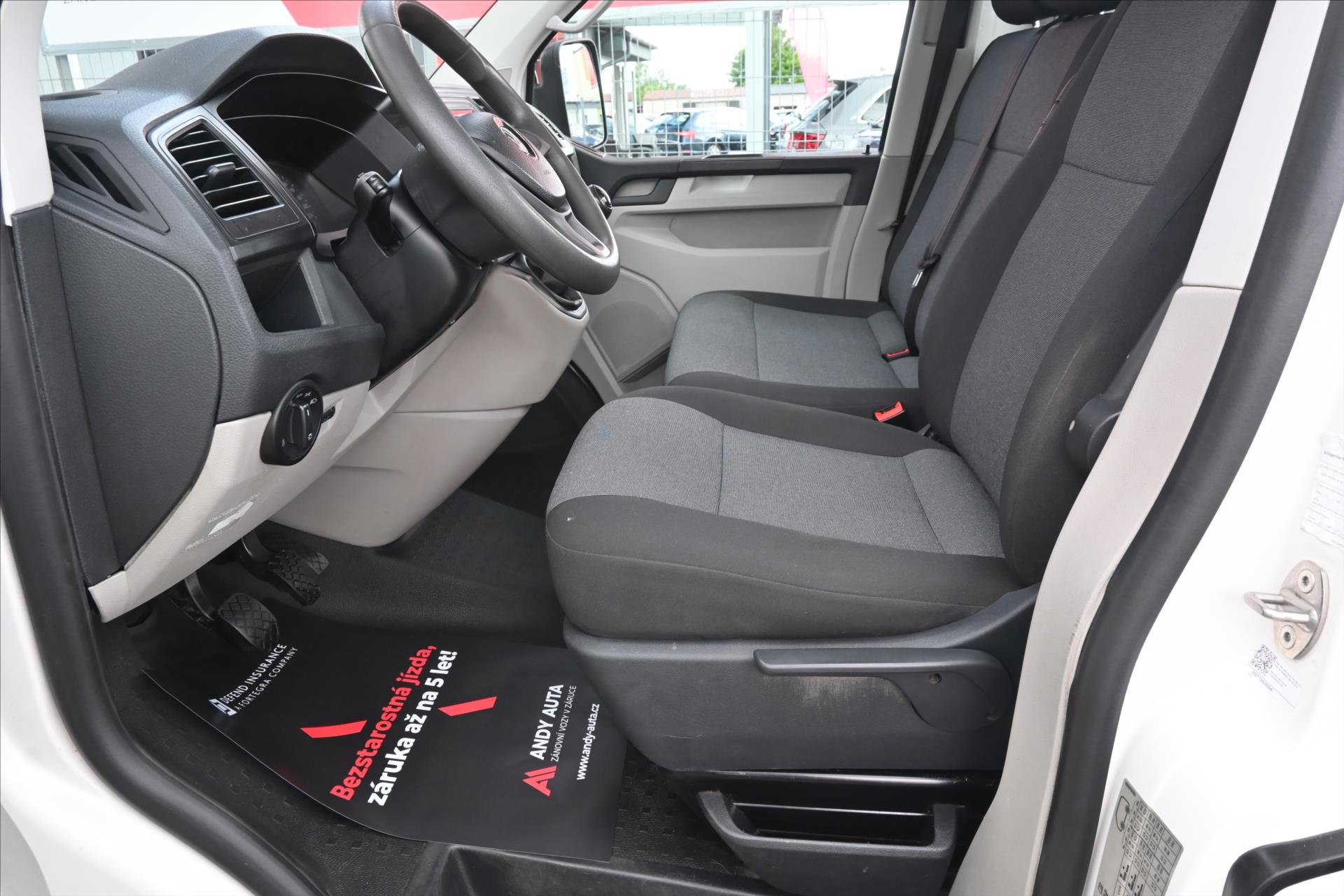 Hlavní fotografie vozu Volkswagen Transporter 2,0 TDI 110 kW Tažné Záruka až 5 let (9)