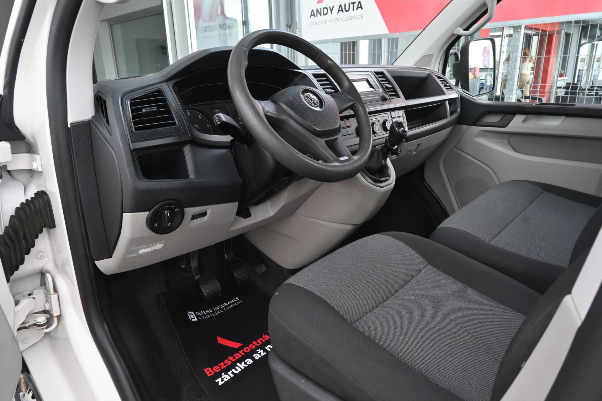 Hlavní fotografie vozu Volkswagen Transporter 2,0 TDI 110 kW Tažné Záruka až 5 let (11)