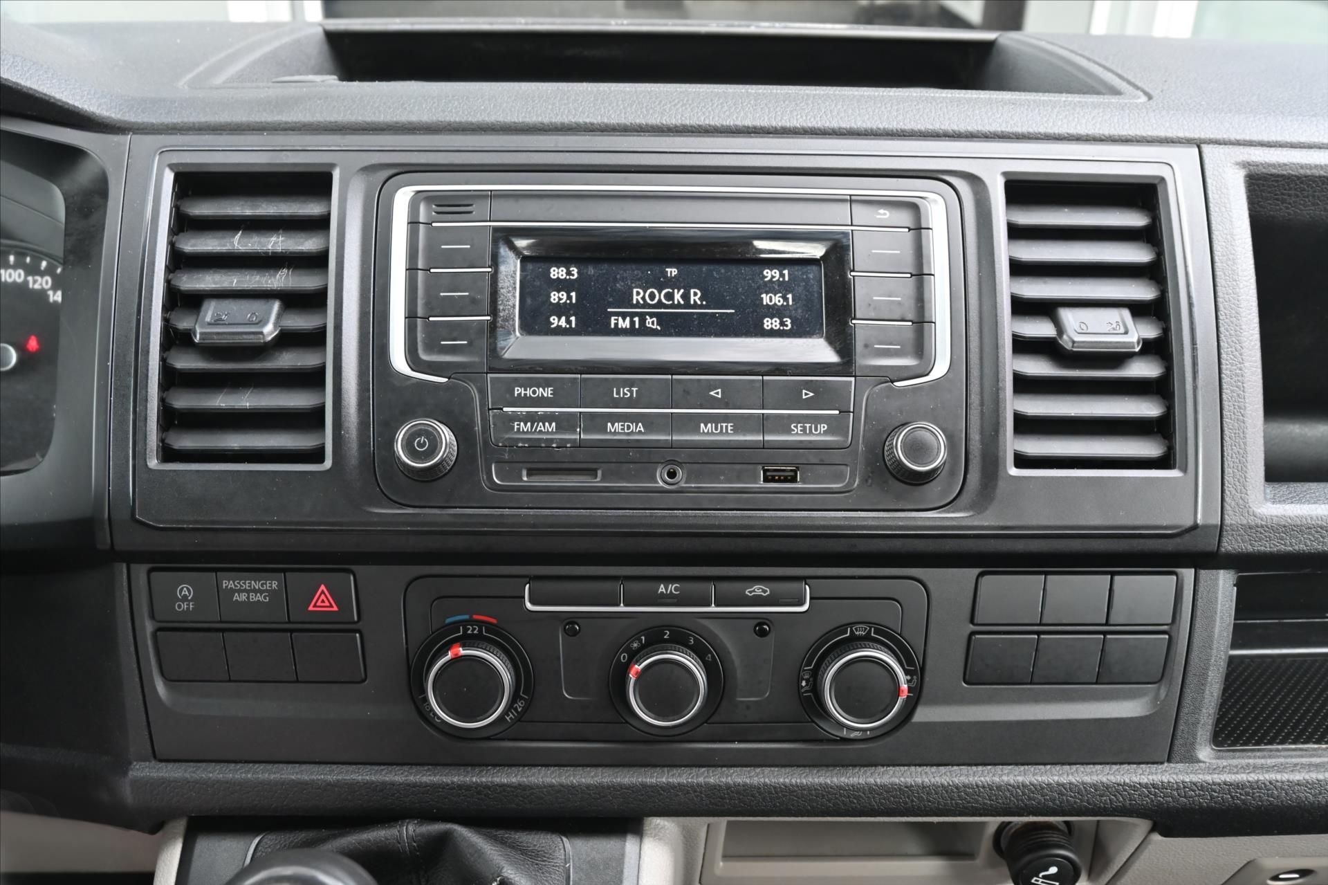 Hlavní fotografie vozu Volkswagen Transporter 2,0 TDI 110kW Tažné Záruka až 5 let (12)