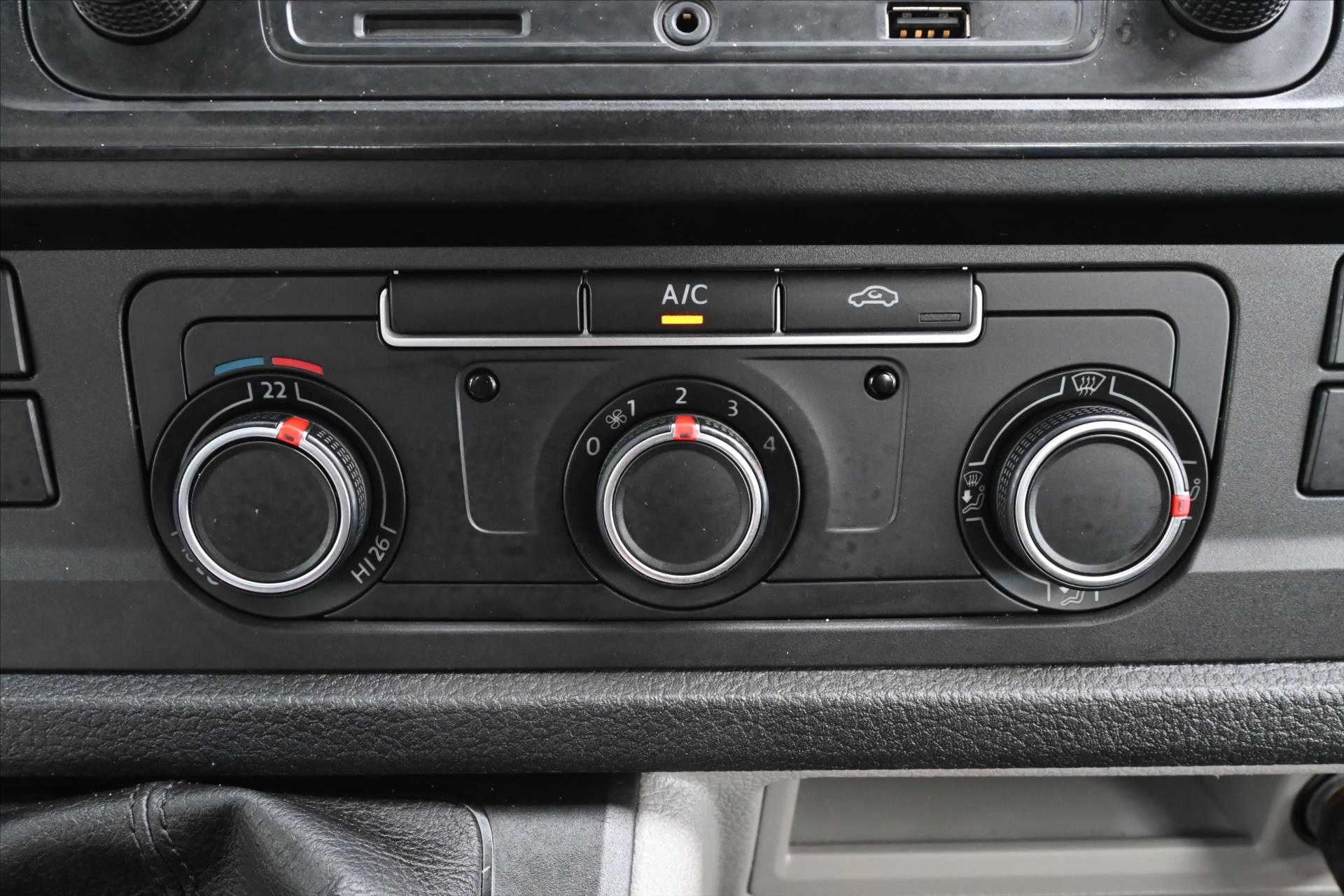 Hlavní fotografie vozu Volkswagen Transporter 2,0 TDI 110kW Tažné Záruka až 5 let (18)