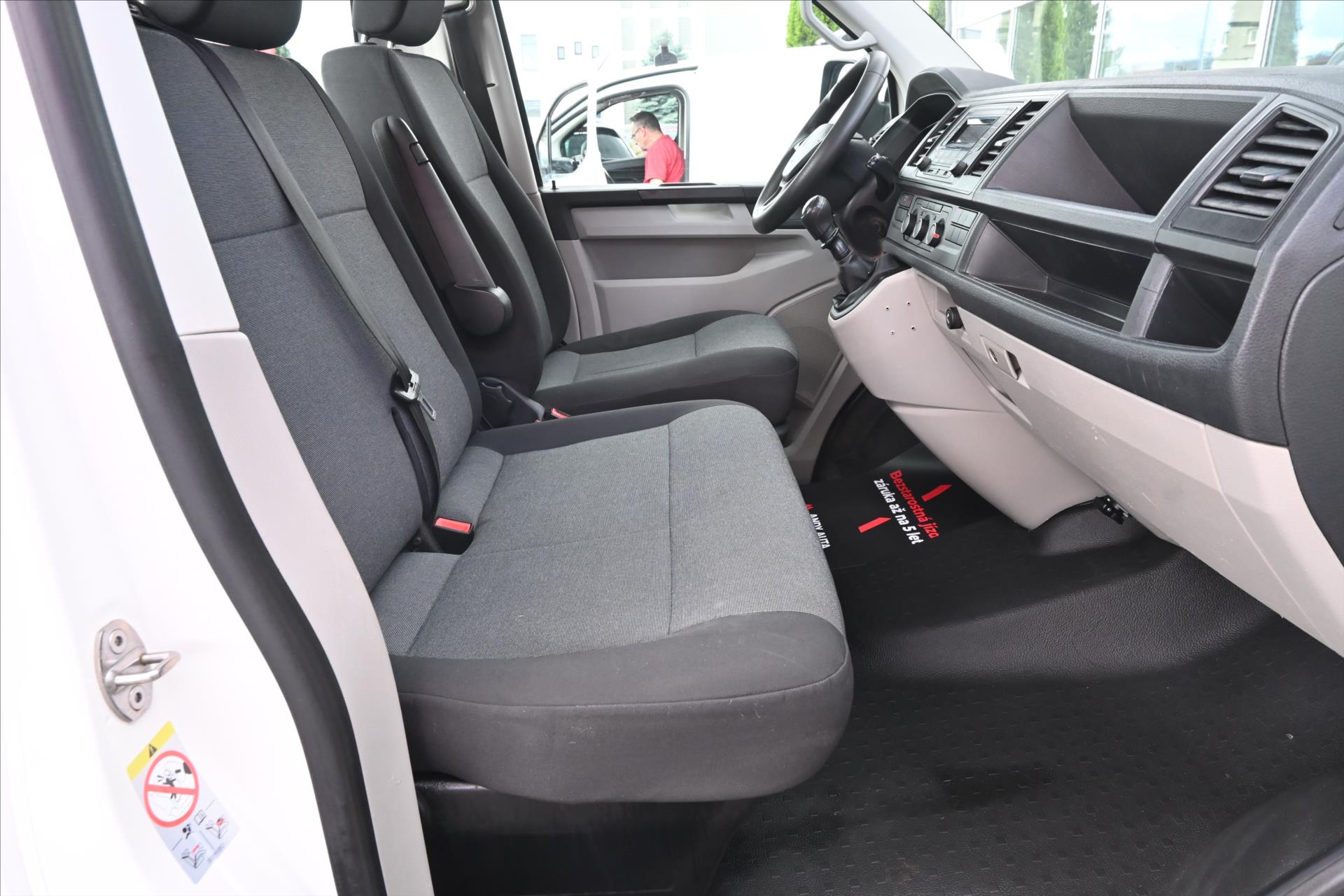 Hlavní fotografie vozu Volkswagen Transporter 2,0 TDI 110kW Tažné Záruka až 5 let (9)