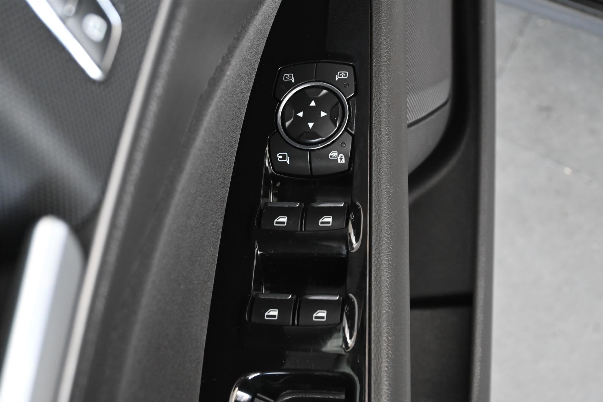 Hlavní fotografie vozu Ford Mondeo 2,0 EcoBlue 110 kW Business Záruka až 5 let (25)