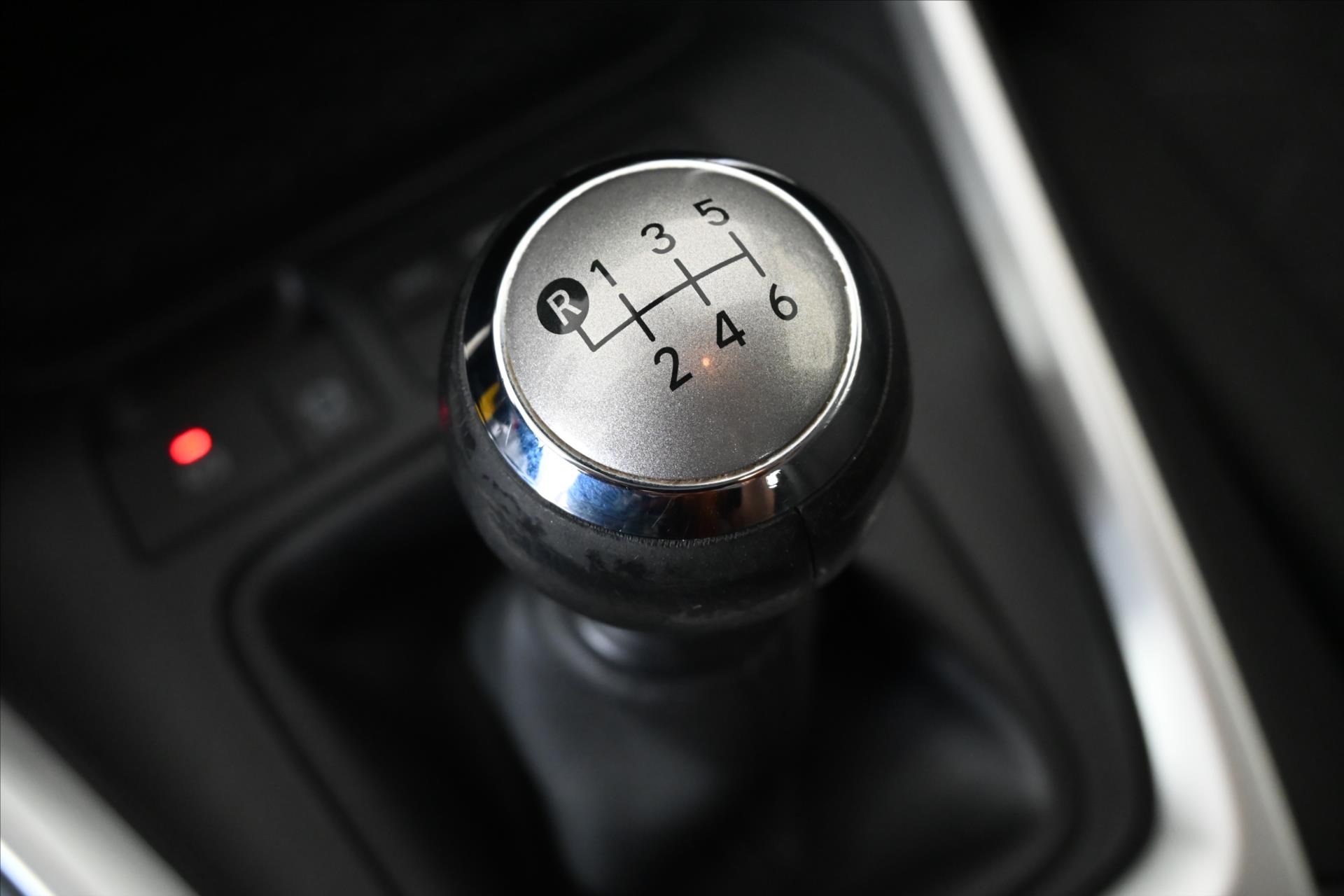 Hlavní fotografie vozu Toyota Rav4 2,0 VVT-iE 130 kW Navi Comfort Záruka až 5 let (22)