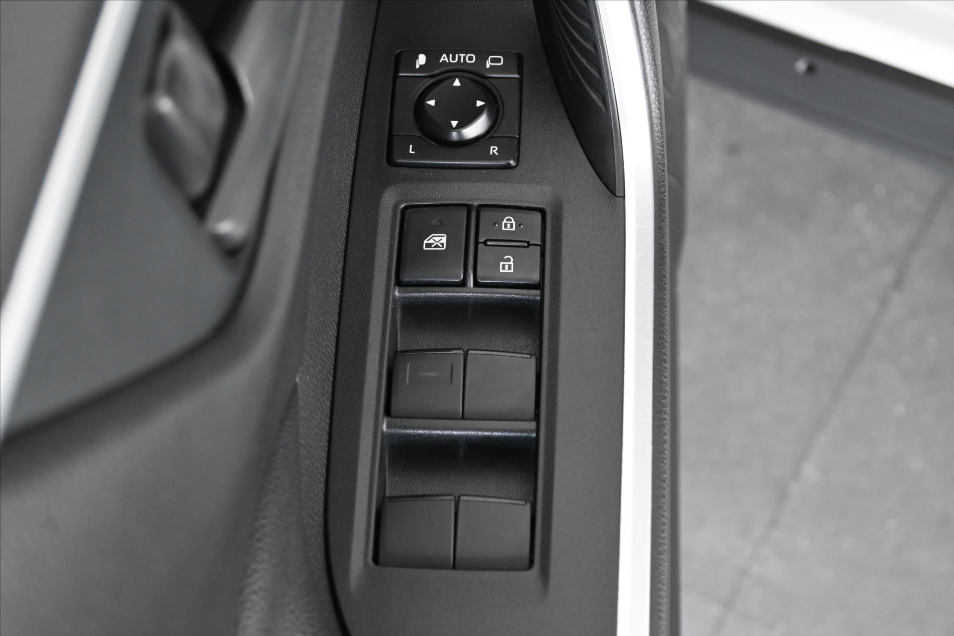 Hlavní fotografie vozu Toyota Rav4 2,0 VVT-iE 130 kW Navi Comfort Záruka až 5 let (25)