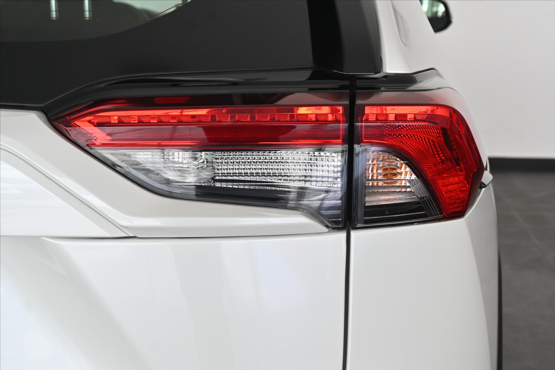 Hlavní fotografie vozu Toyota Rav4 2,0 VVT-iE 130 kW Navi Comfort Záruka až 5 let (29)