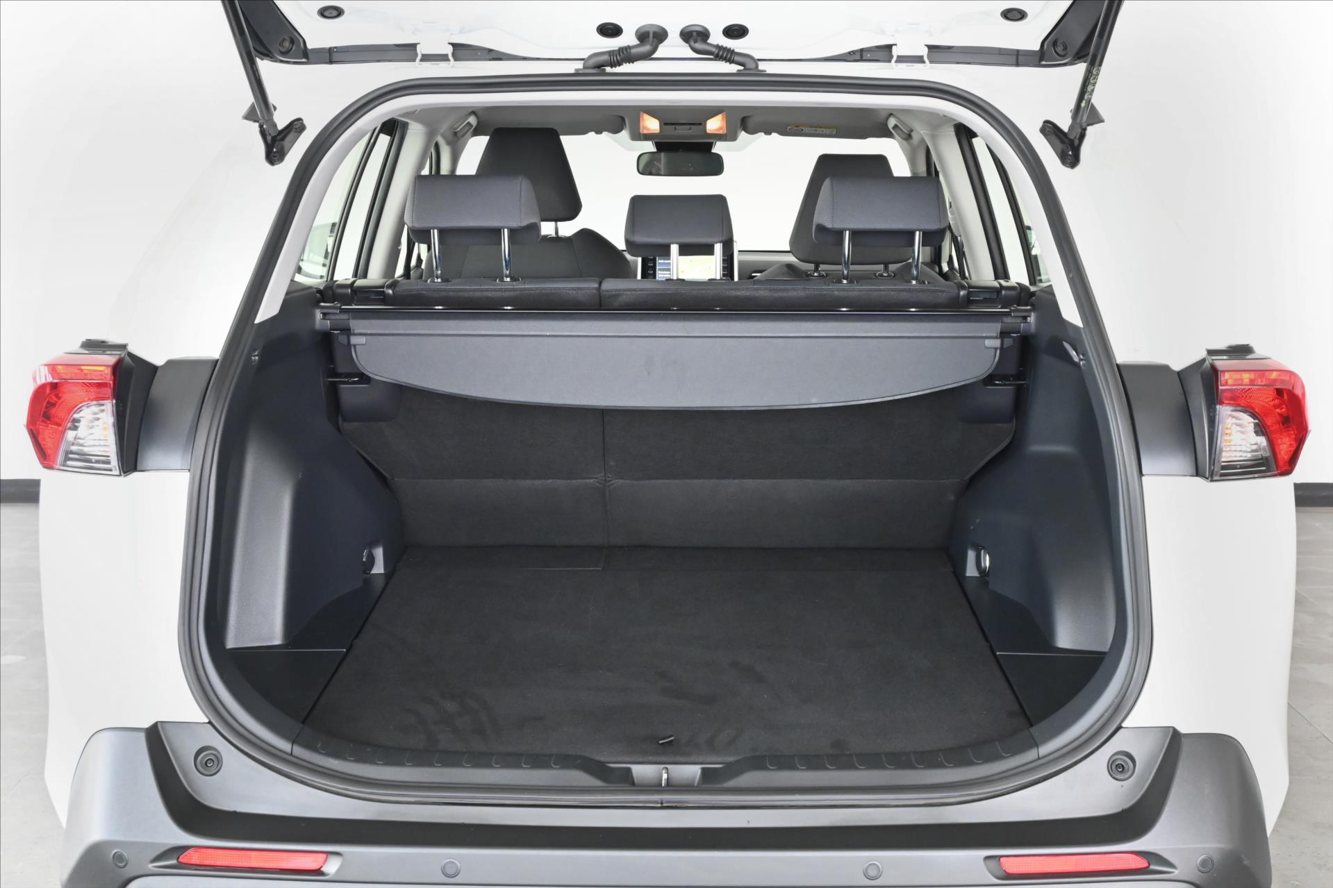 Hlavní fotografie vozu Toyota Rav4 2,0 VVT-iE 130 kW Navi Comfort Záruka až 5 let (7)