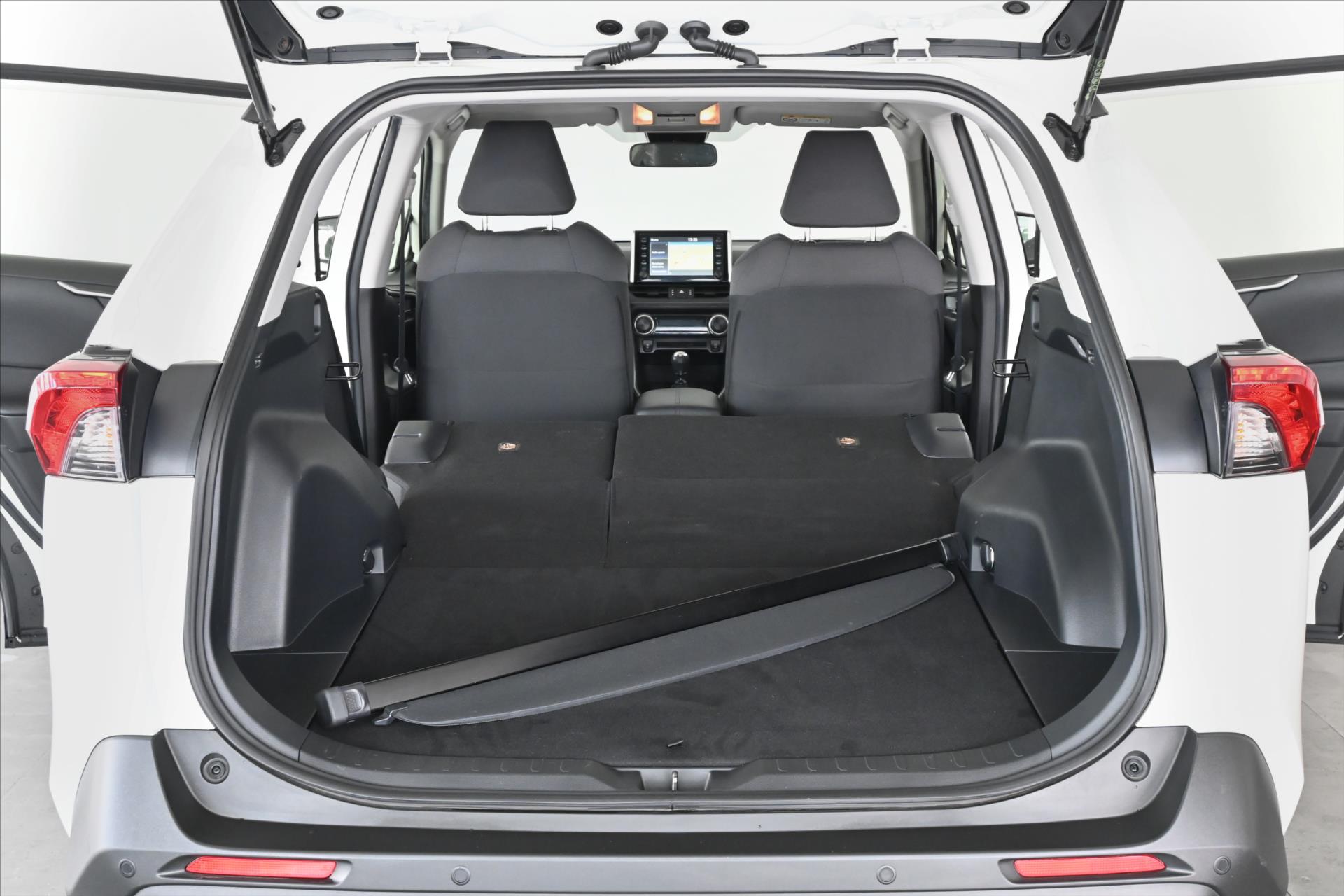 Hlavní fotografie vozu Toyota Rav4 2,0 VVT-iE 130 kW Navi Comfort Záruka až 5 let (8)