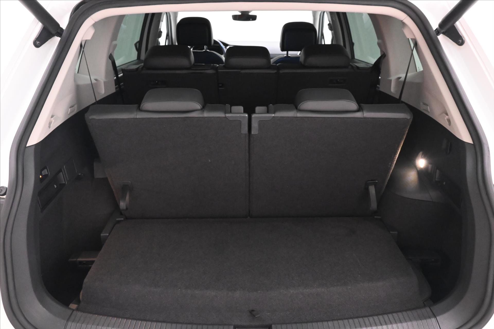 Hlavní fotografie vozu Volkswagen Tiguan Allspace 2,0 TDI 147 kW R-Line 4x4 7Míst Záruka až 5 let (10)