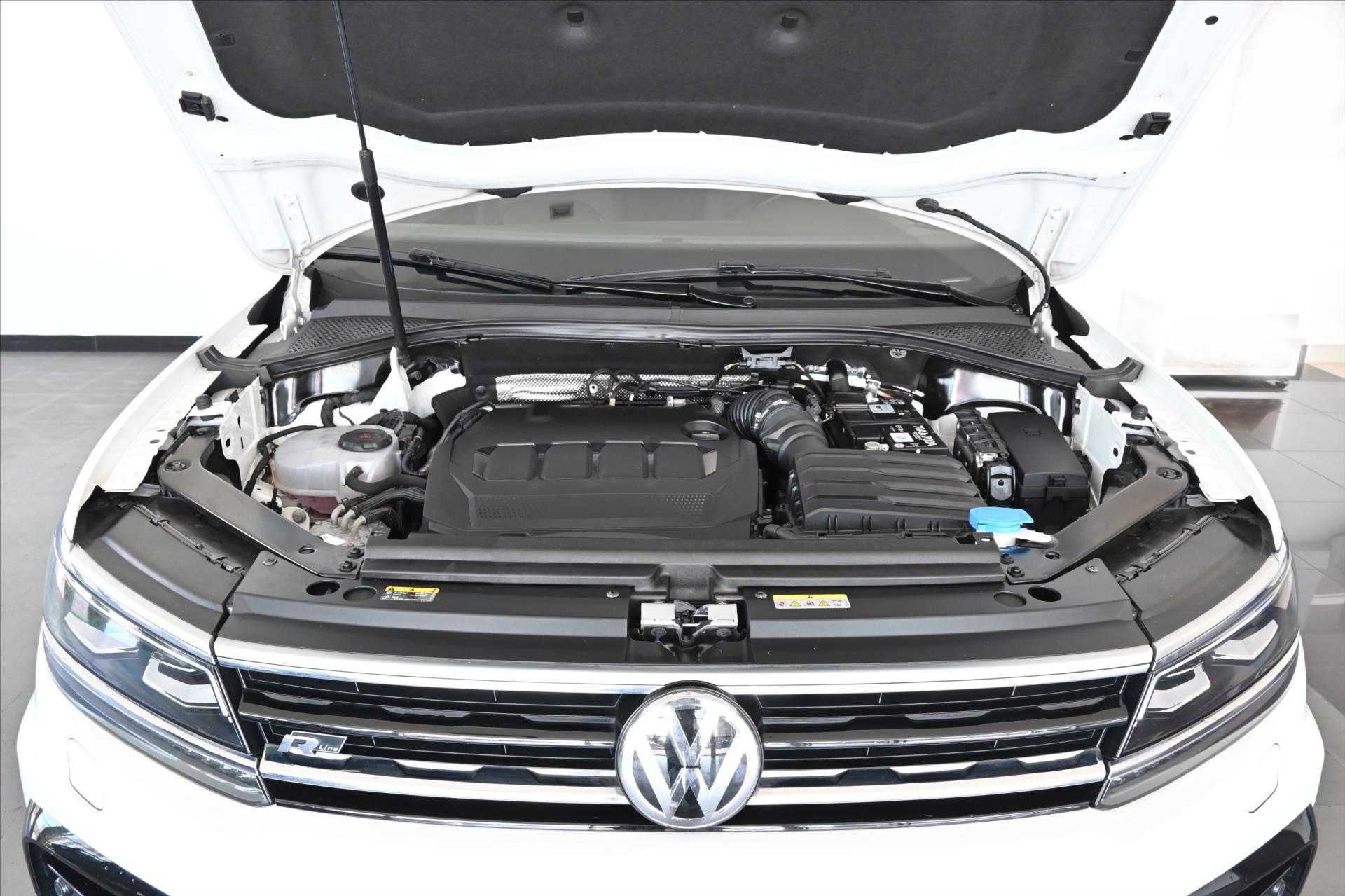 Hlavní fotografie vozu Volkswagen Tiguan Allspace 2,0 TDI 147 kW R-Line 4x4 7Míst Záruka až 5 let (6)