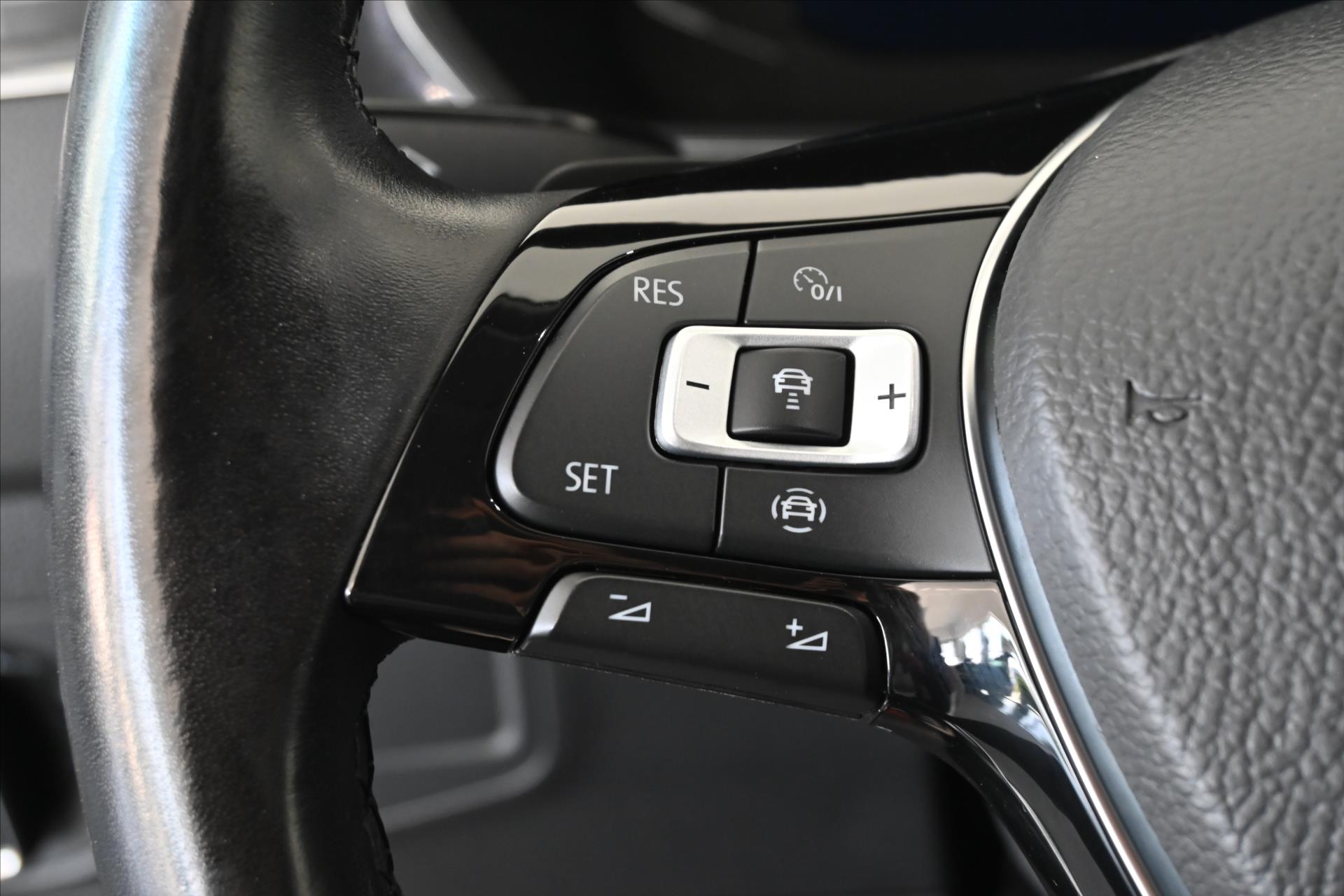 Hlavní fotografie vozu Volkswagen Tiguan Allspace 2,0 TDI 147 kW R-Line 4x4 7Míst Záruka až 5 let (19)