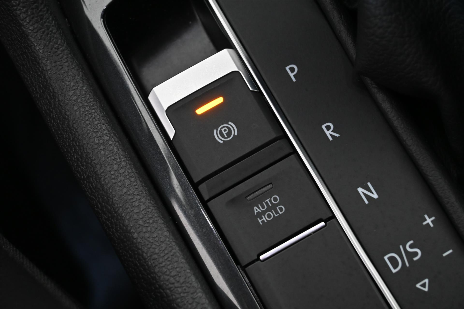 Hlavní fotografie vozu Volkswagen Tiguan Allspace 2,0 TDI 147 kW R-Line 4x4 7Míst Záruka až 5 let (28)