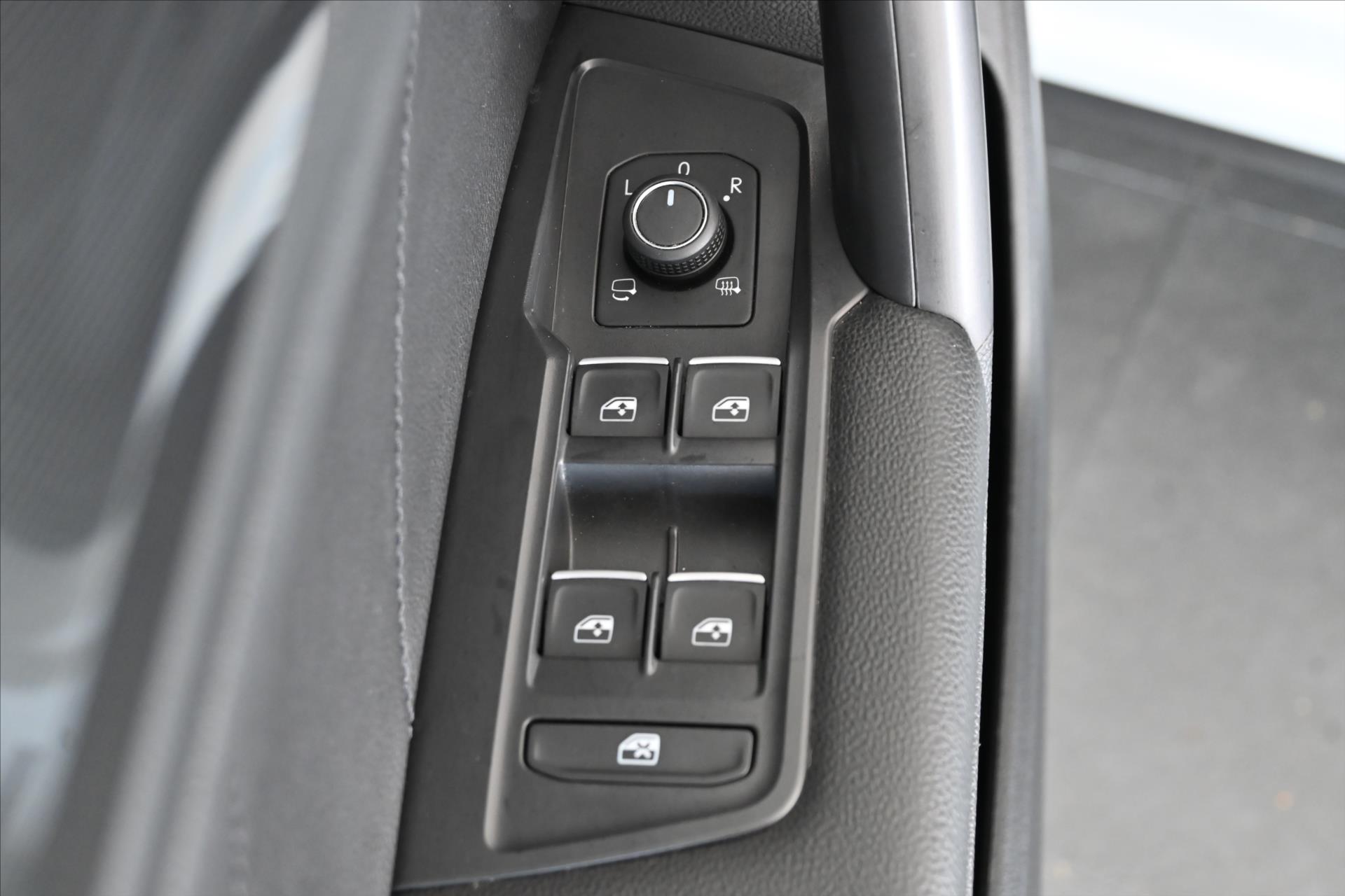 Hlavní fotografie vozu Volkswagen Tiguan Allspace 2,0 TDI 147 kW R-Line 4x4 7Míst Záruka až 5 let (30)