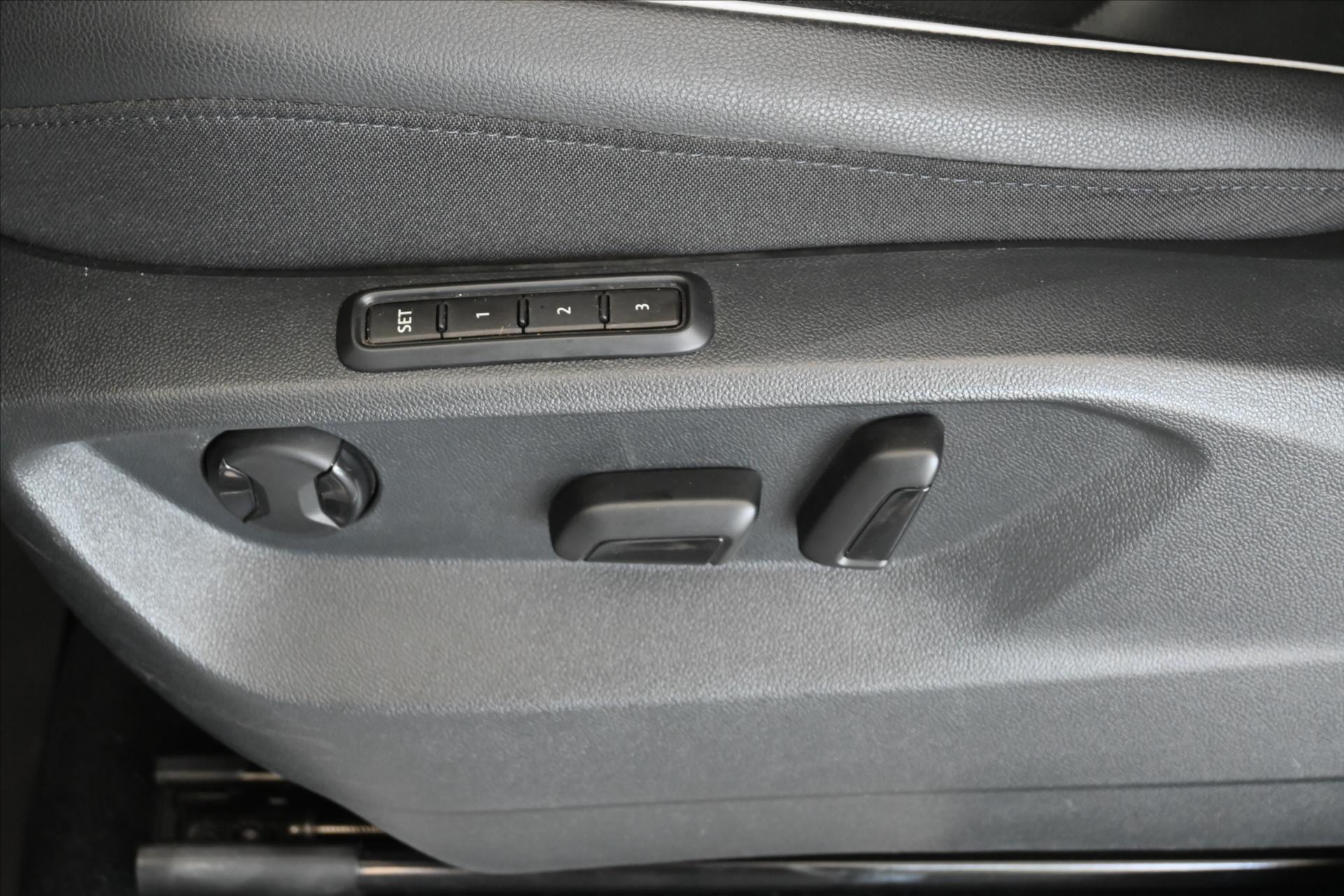 Hlavní fotografie vozu Volkswagen Tiguan Allspace 2,0 TDI 147 kW R-Line 4x4 7Míst Záruka až 5 let (34)