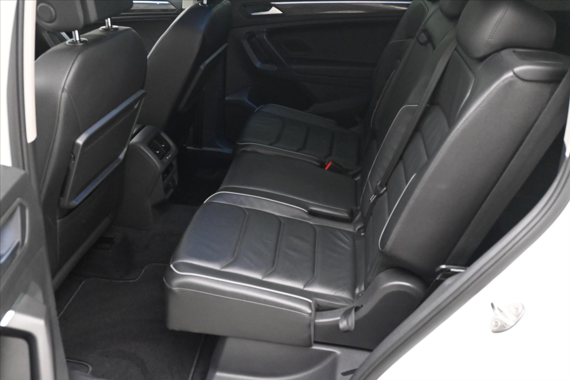 Hlavní fotografie vozu Volkswagen Tiguan Allspace 2,0 TDI 147 kW R-Line 4x4 7Míst Záruka až 5 let (15)