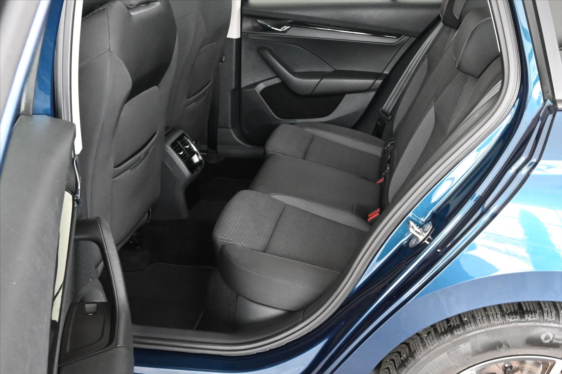 Hlavní fotografie vozu Škoda Octavia 2,0 TDI 110 kW DSG Business Executive Záruka až 5 let (11)