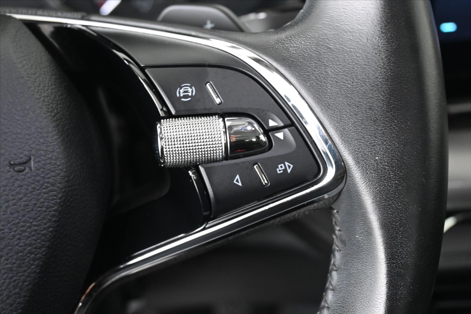 Hlavní fotografie vozu Škoda Octavia 2,0 TDI 110 kW DSG Business Executive Záruka až 5 let (19)