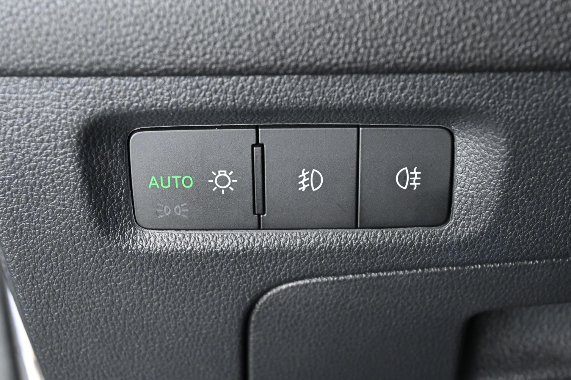 Hlavní fotografie vozu Škoda Octavia 2,0 TDI 110 kW DSG Business Executive Záruka až 5 let (28)