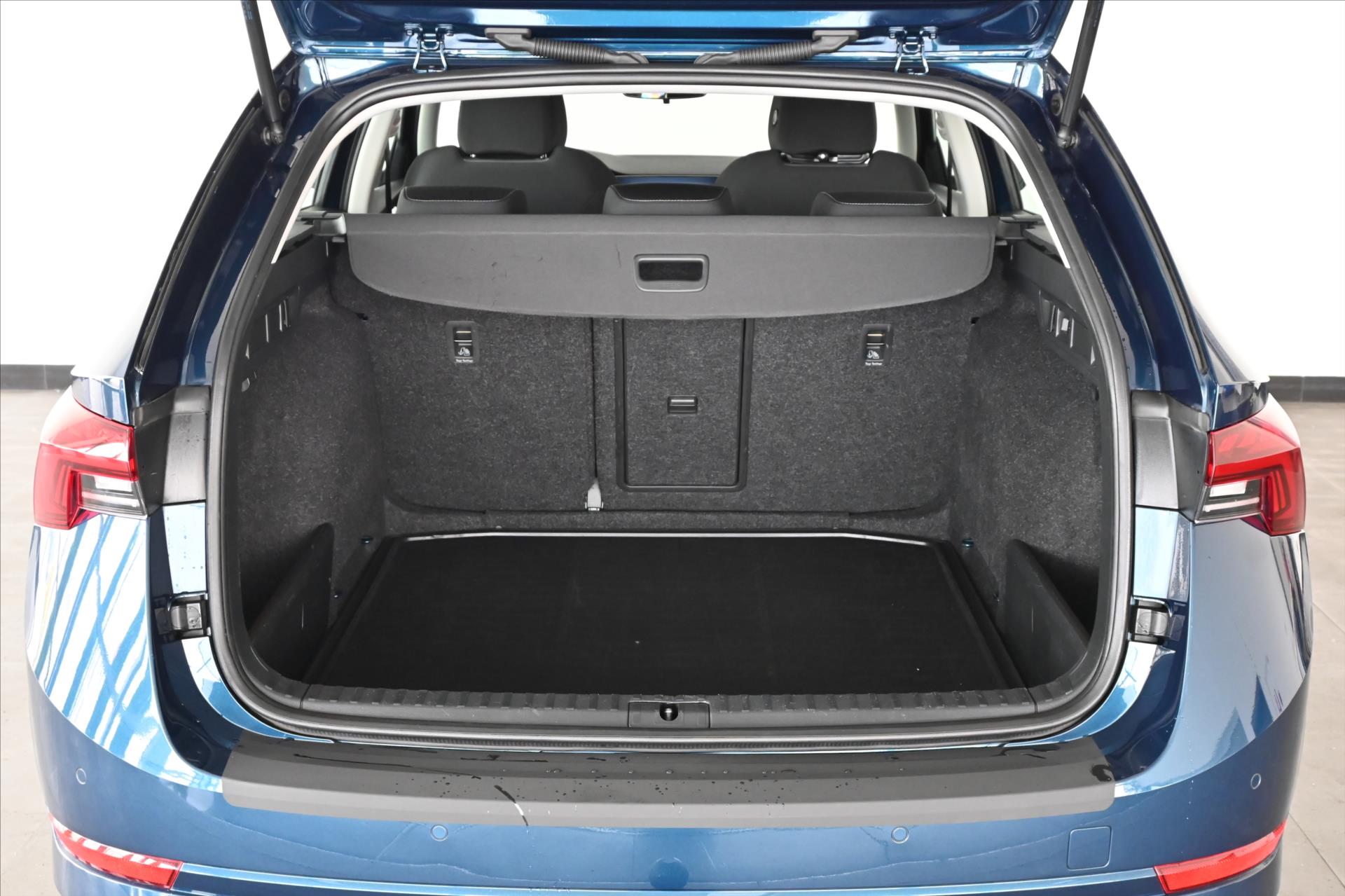 Hlavní fotografie vozu Škoda Octavia 2,0 TDI 110 kW DSG Business Executive Záruka až 5 let (7)