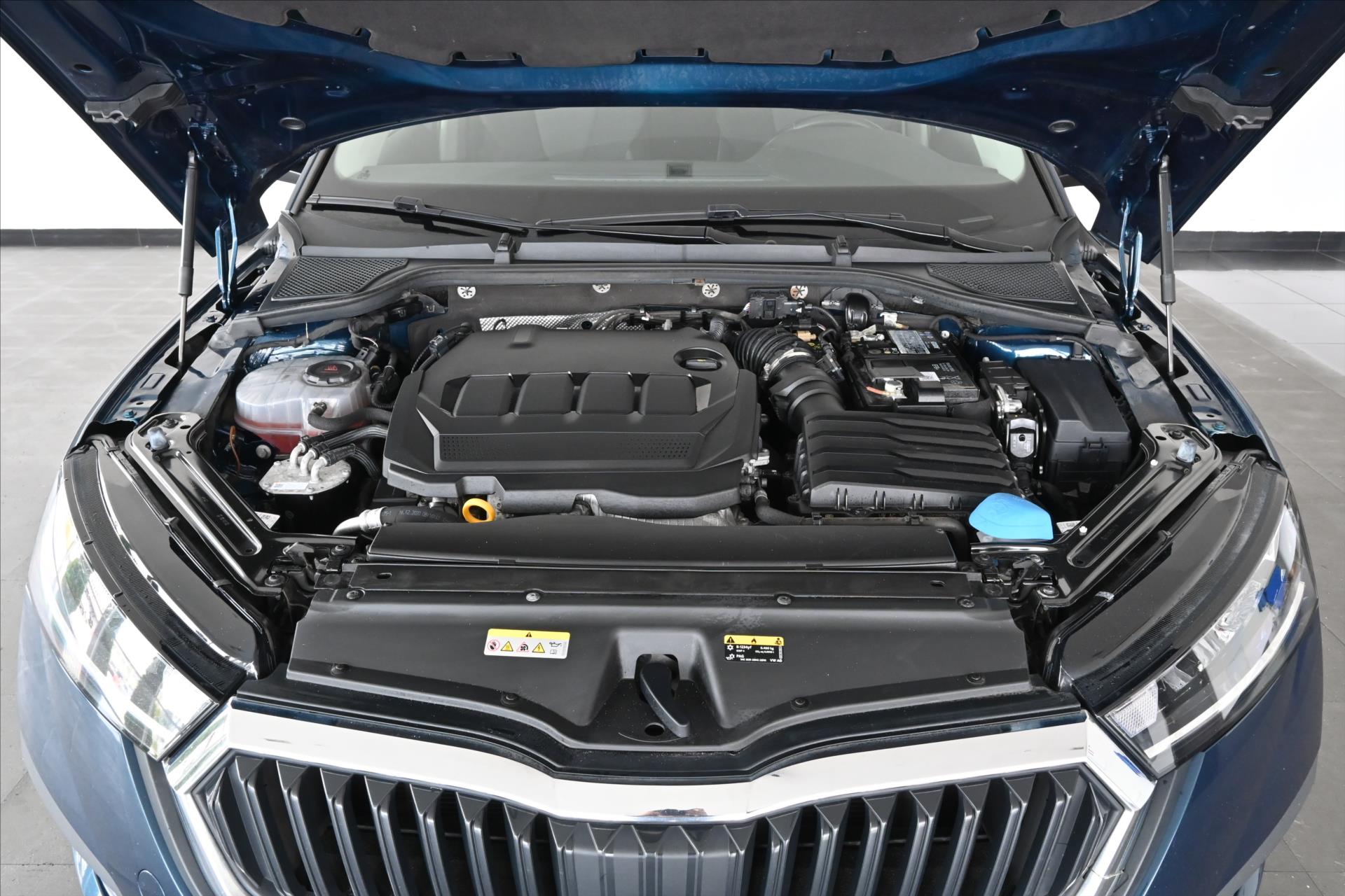 Hlavní fotografie vozu Škoda Octavia 2,0 TDI 110 kW DSG Business Executive Záruka až 5 let (6)