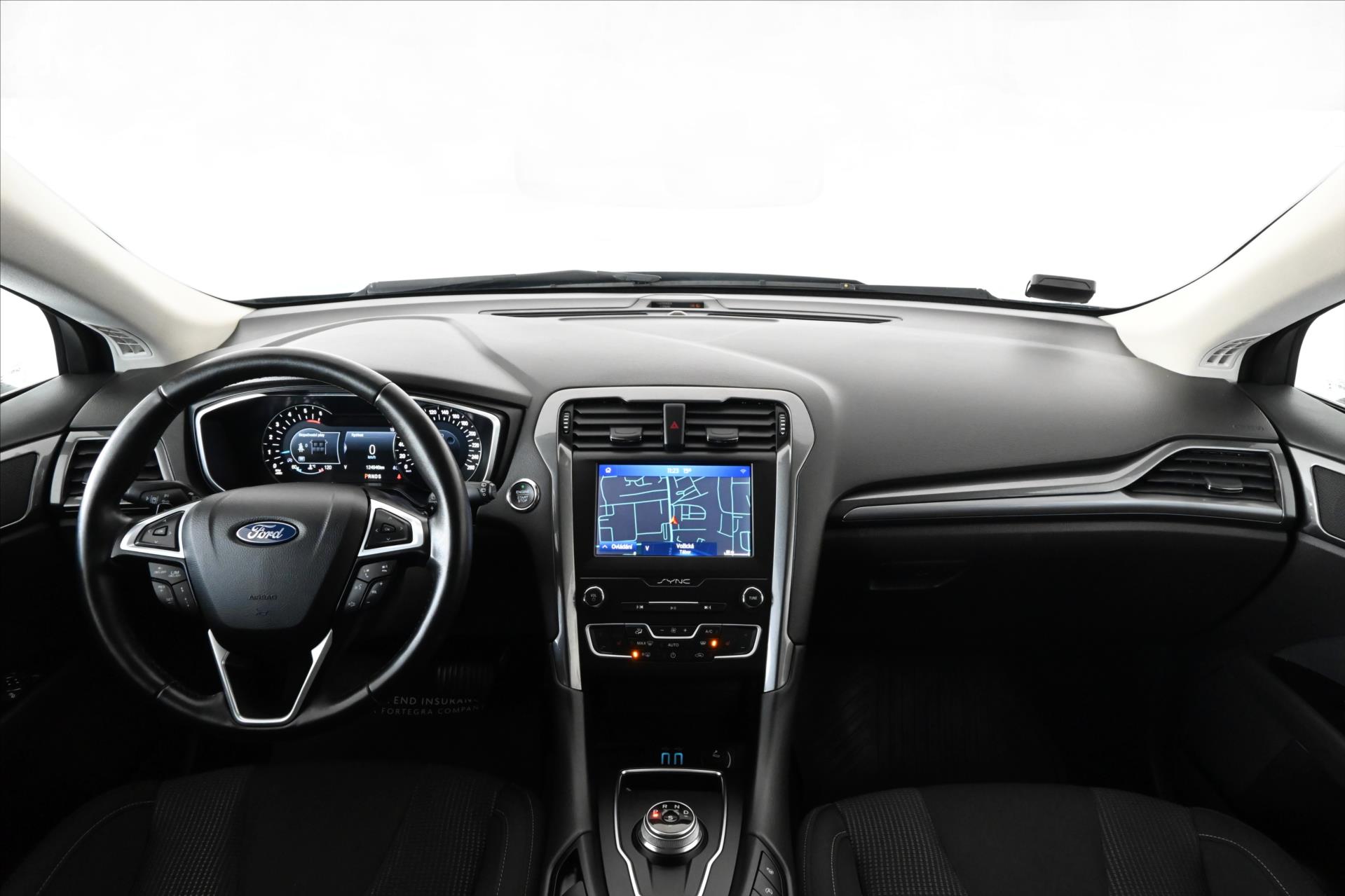 Hlavní fotografie vozu Ford Mondeo 2,0 EcoBlue 110 kW AT8 Titanium Záruka až 5 let (12)