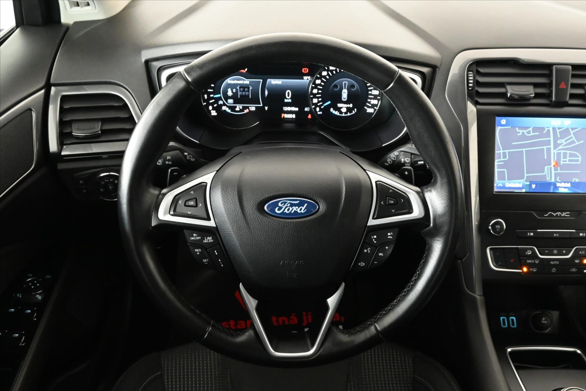 Hlavní fotografie vozu Ford Mondeo 2,0 EcoBlue 110 kW AT8 Titanium Záruka až 5 let (17)