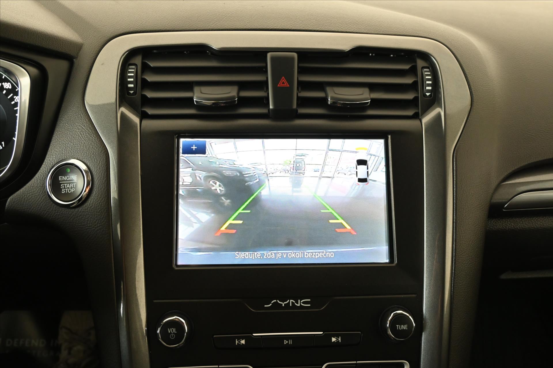 Hlavní fotografie vozu Ford Mondeo 2,0 EcoBlue 110 kW AT8 Titanium Záruka až 5 let (21)